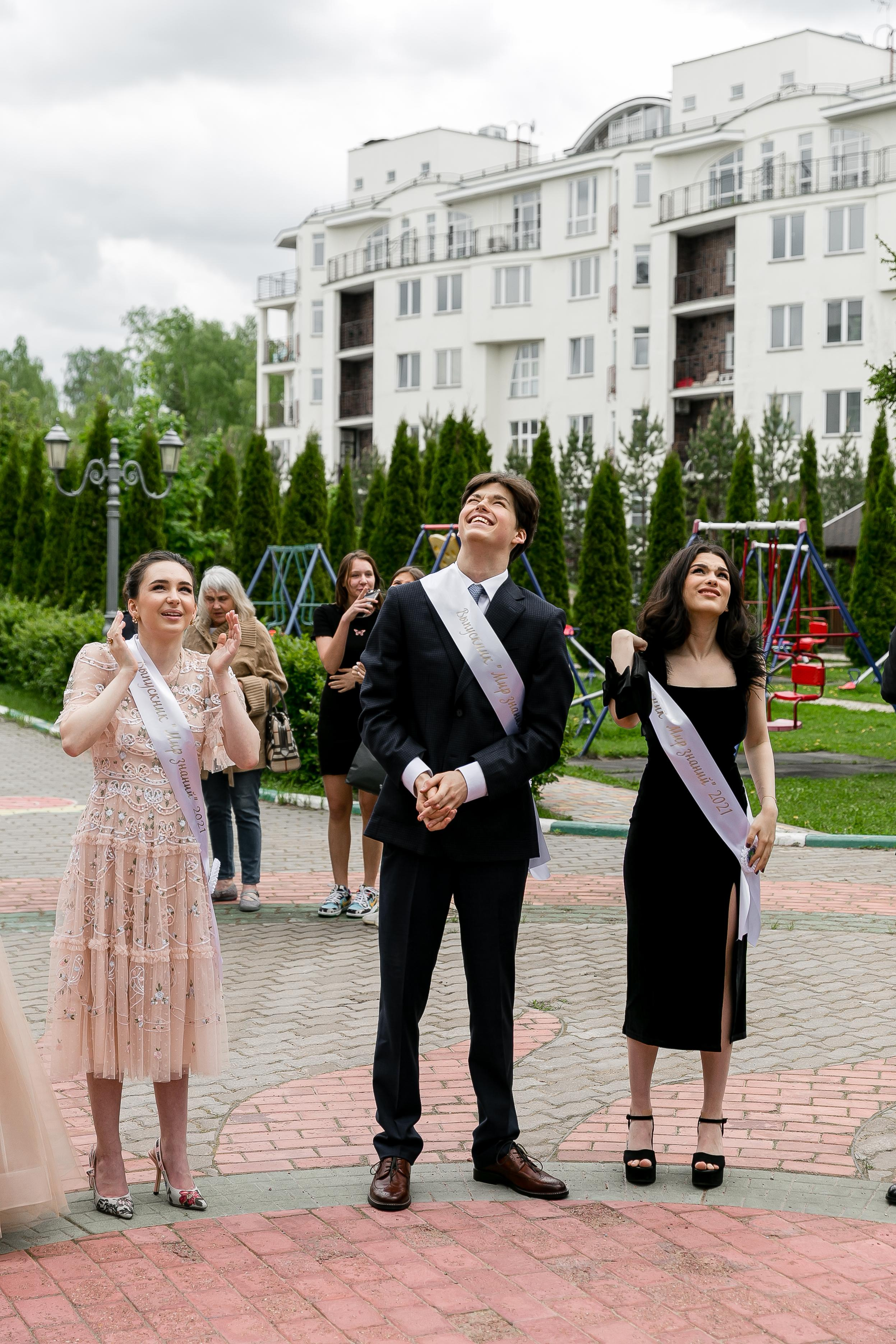 Выпускной, школа «Мир знаний». Свадебный фотограф | Москва