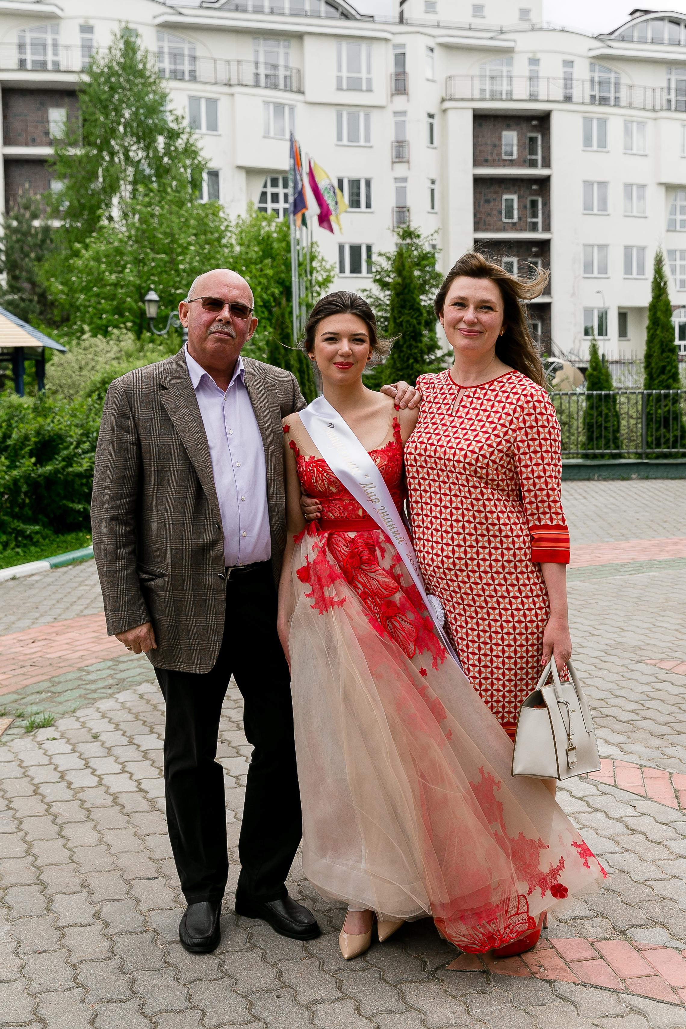 Выпускной, школа «Мир знаний». Свадебный фотограф | Москва