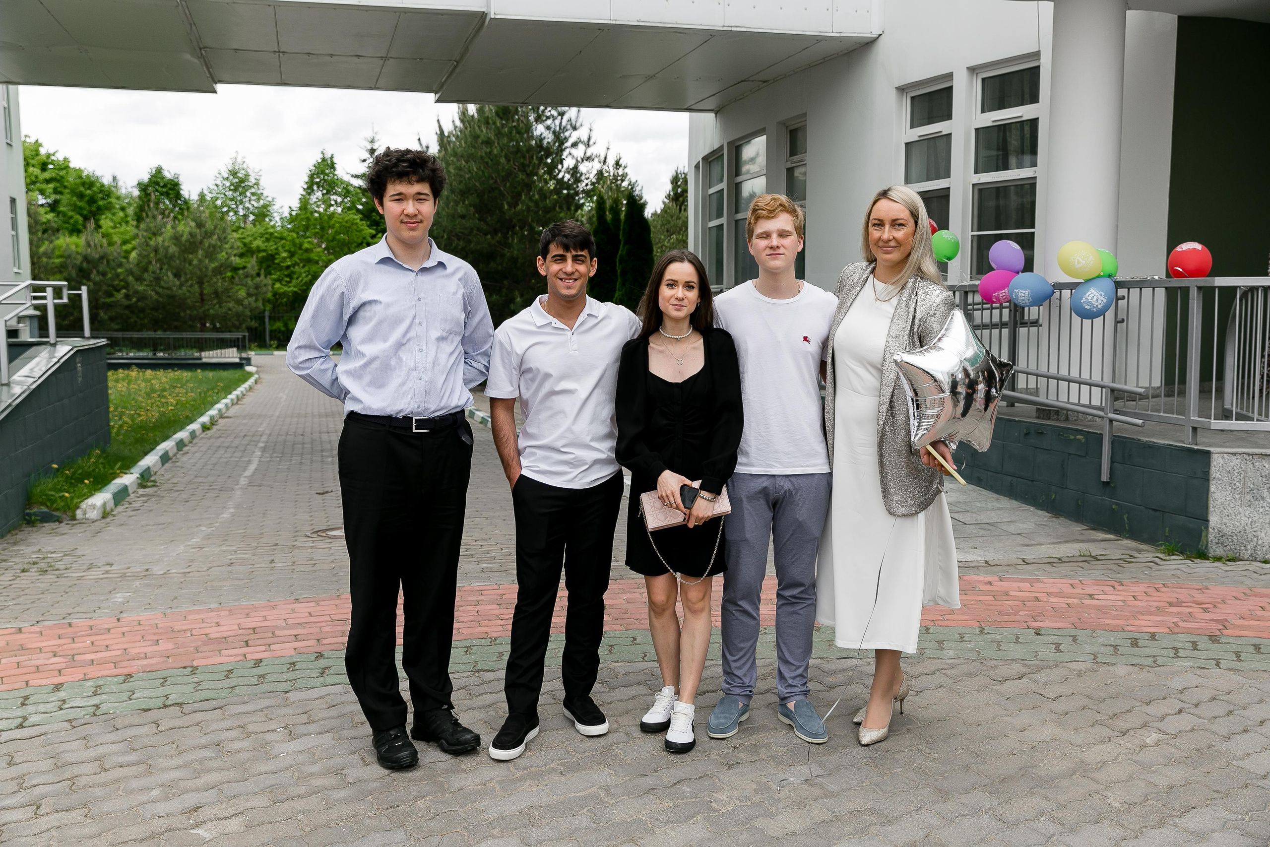 Выпускной, школа «Мир знаний». Свадебный фотограф | Москва