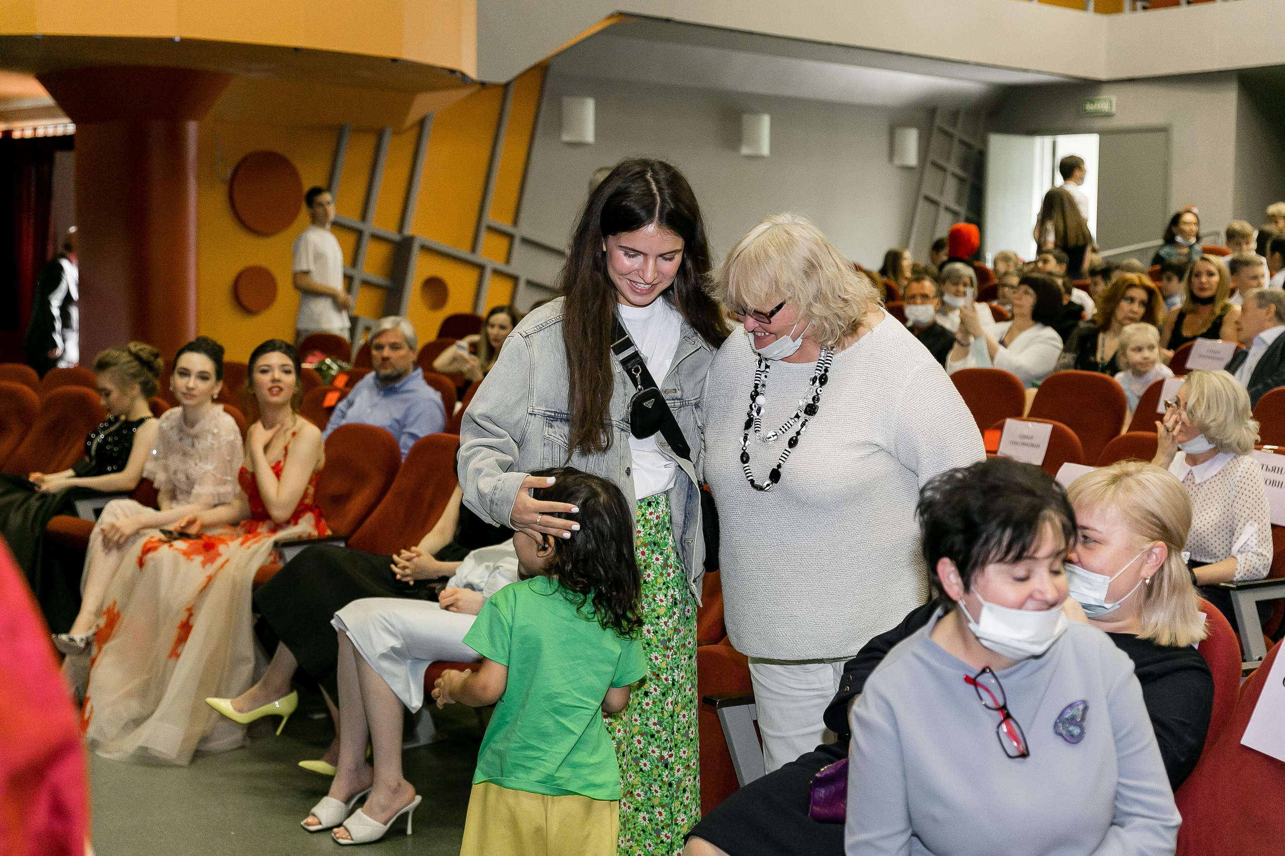 Выпускной, школа «Мир знаний». Свадебный фотограф | Москва