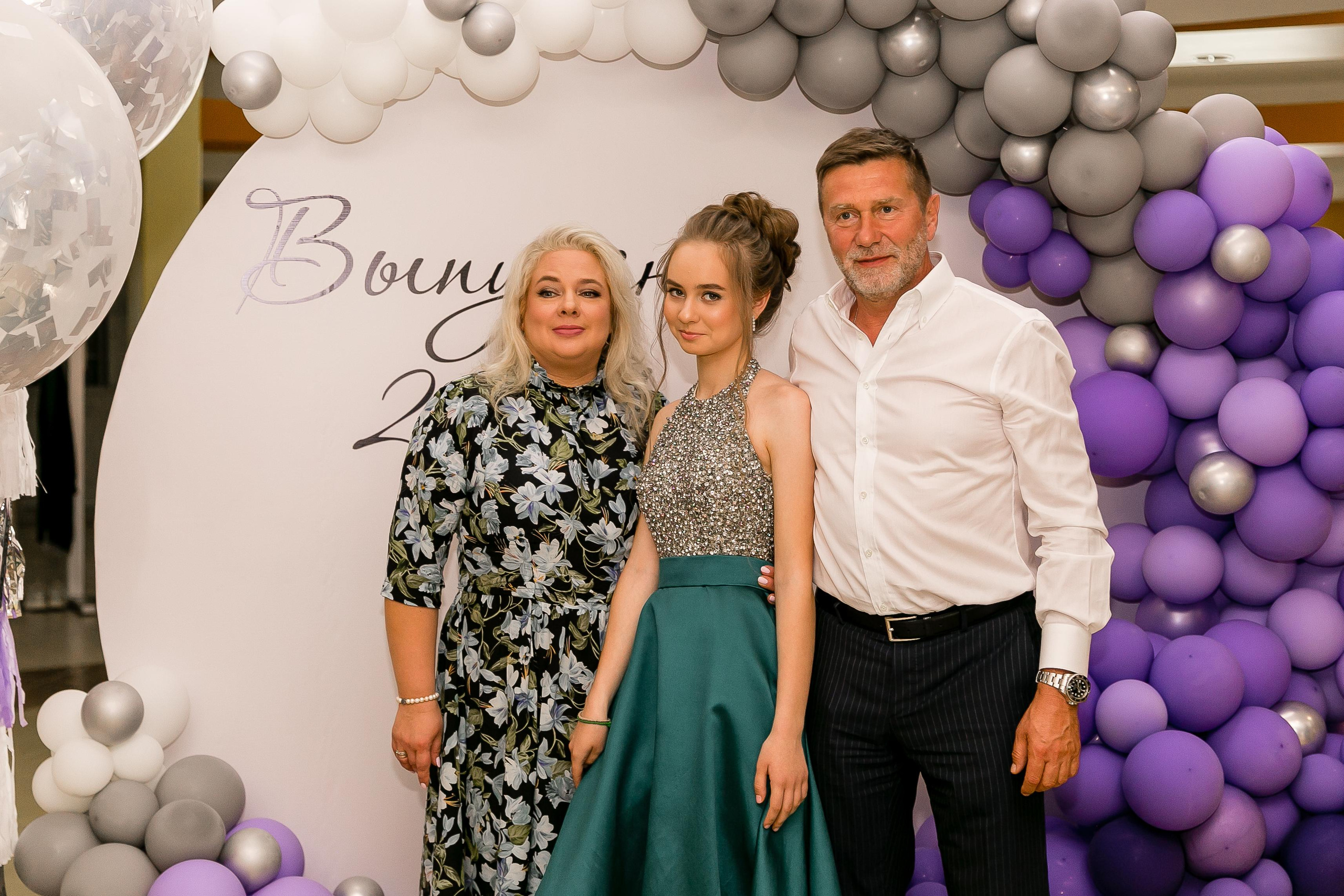 Выпускной, школа «Мир знаний». Свадебный фотограф | Москва