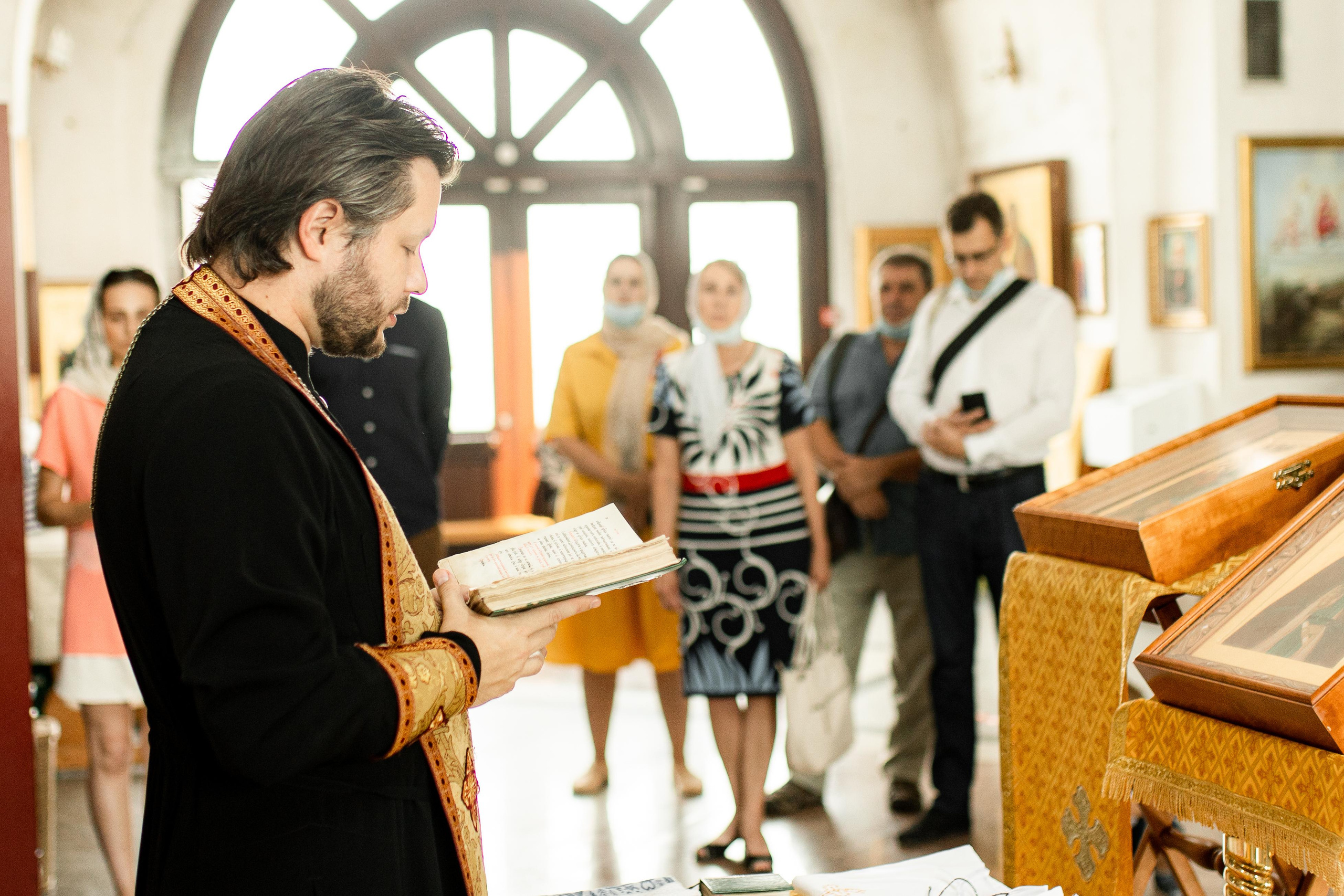 Юлия, церковь Святых Новомучеников. Свадебный фотограф | Москва