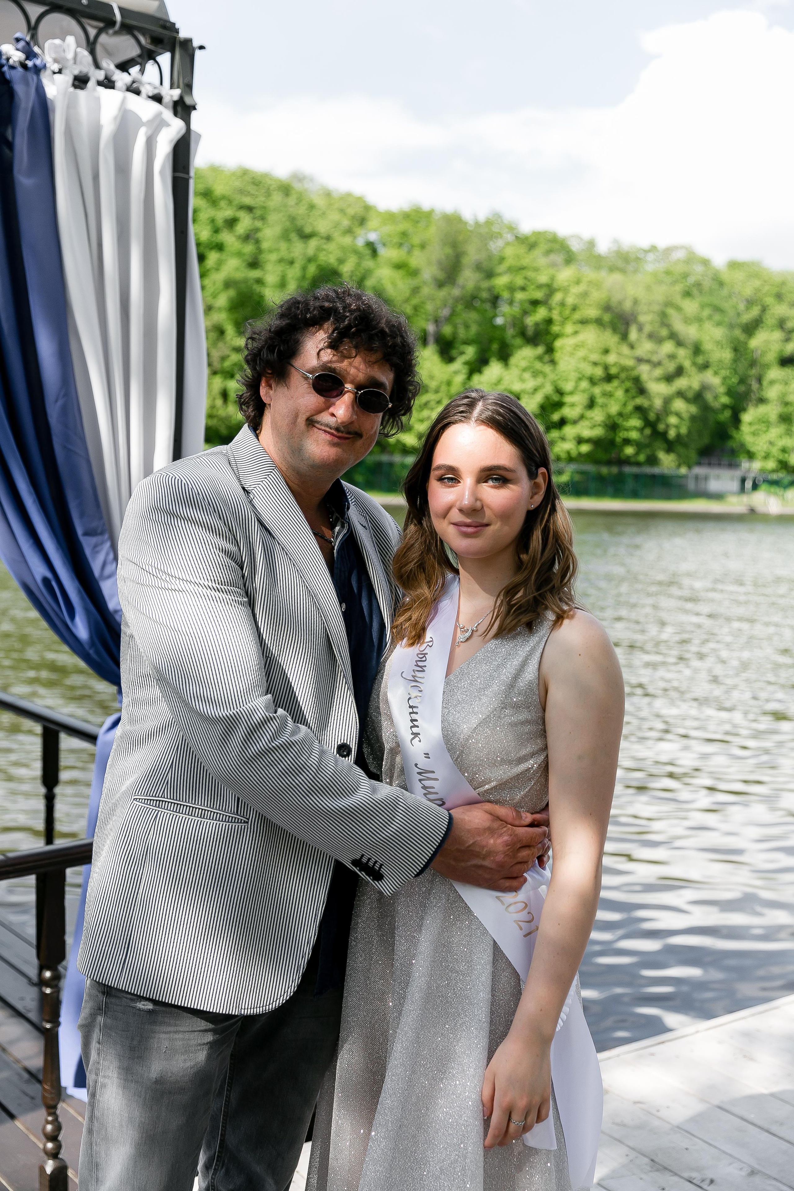 Выпускной, школа «Мир знаний». Свадебный фотограф | Москва