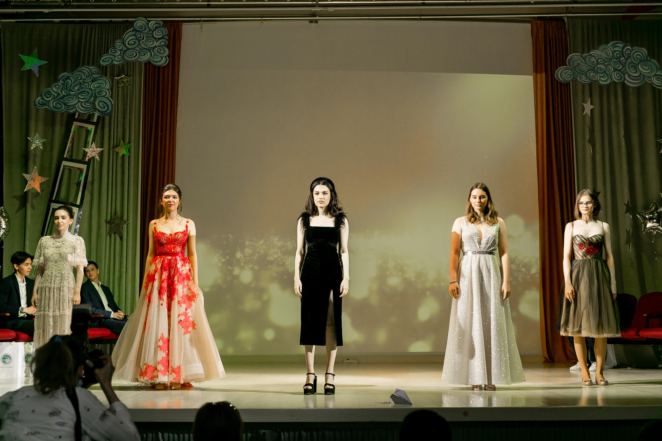 Выпускной, школа «Мир знаний». Свадебный фотограф | Москва