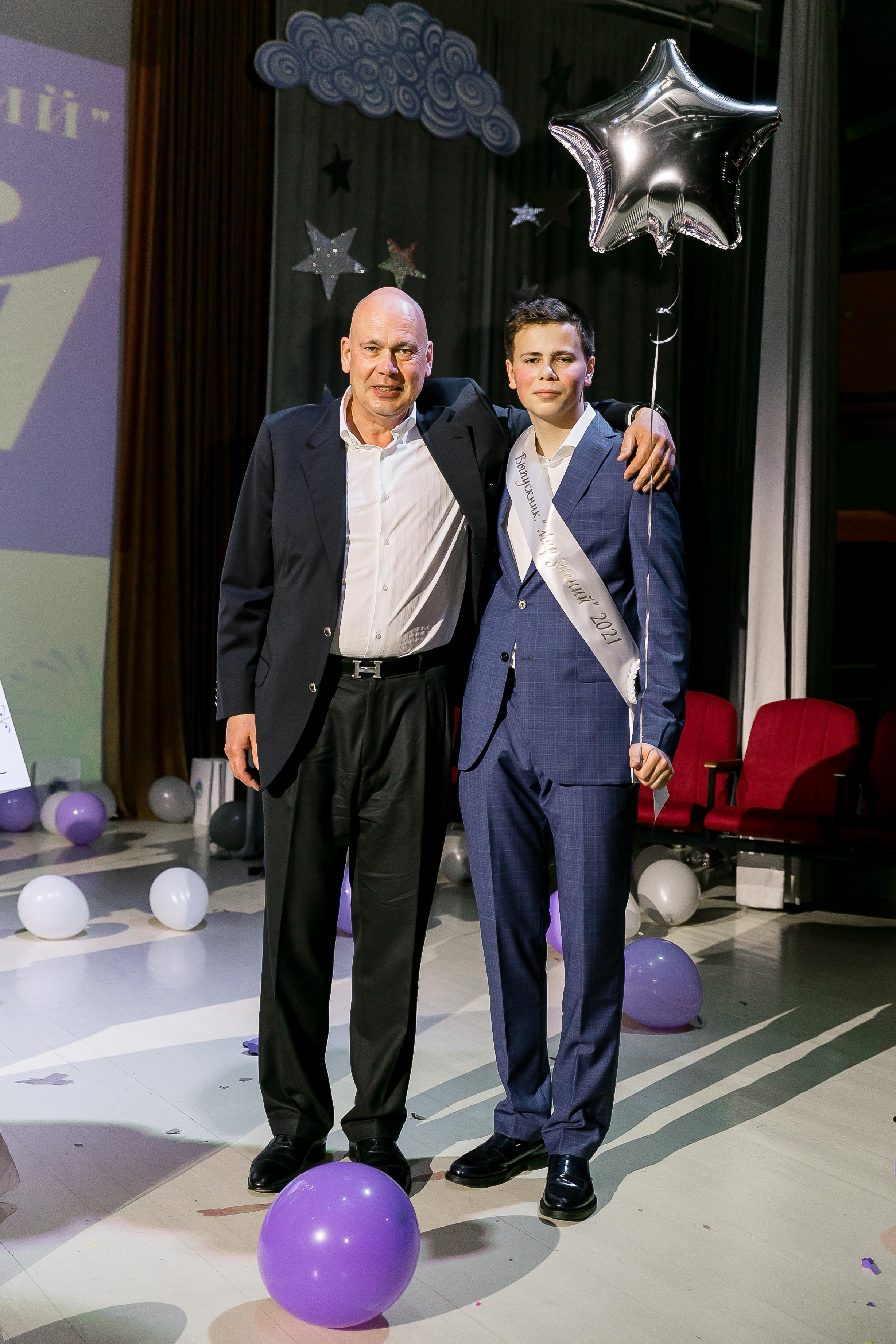 Выпускной, школа «Мир знаний». Свадебный фотограф | Москва