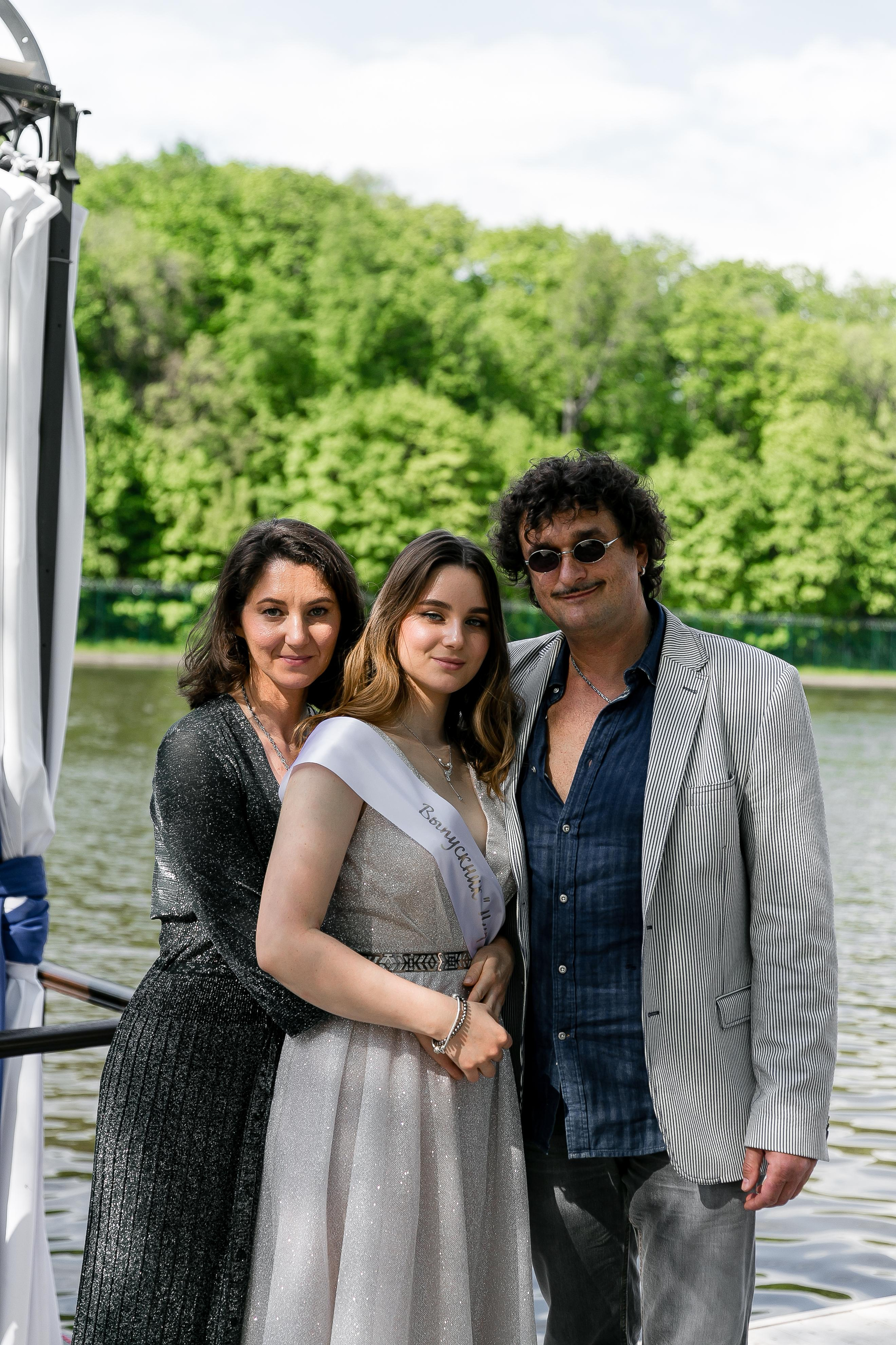 Выпускной, школа «Мир знаний». Свадебный фотограф | Москва