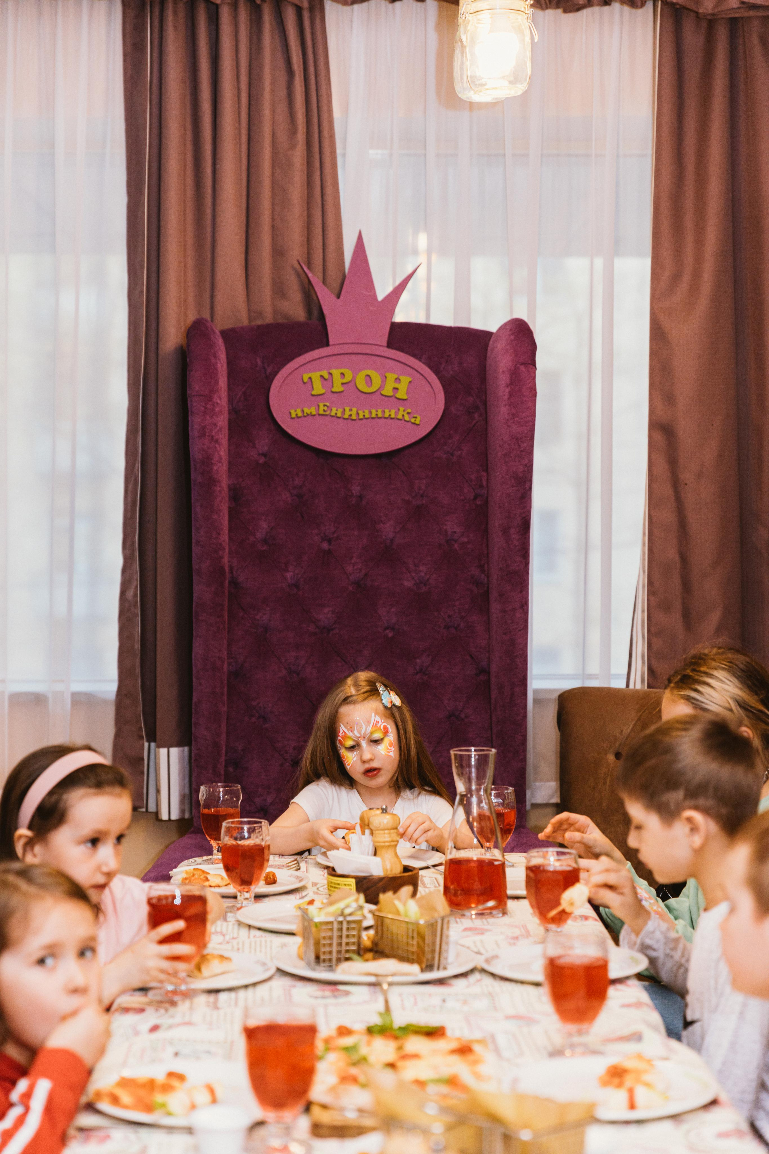 Лиза, 5 лет, кафе Андерсон. Свадебный фотограф | Москва