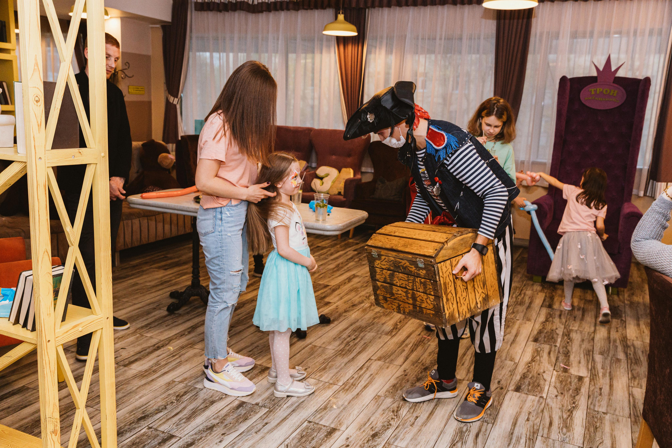Лиза, 5 лет, кафе Андерсон. Свадебный фотограф | Москва