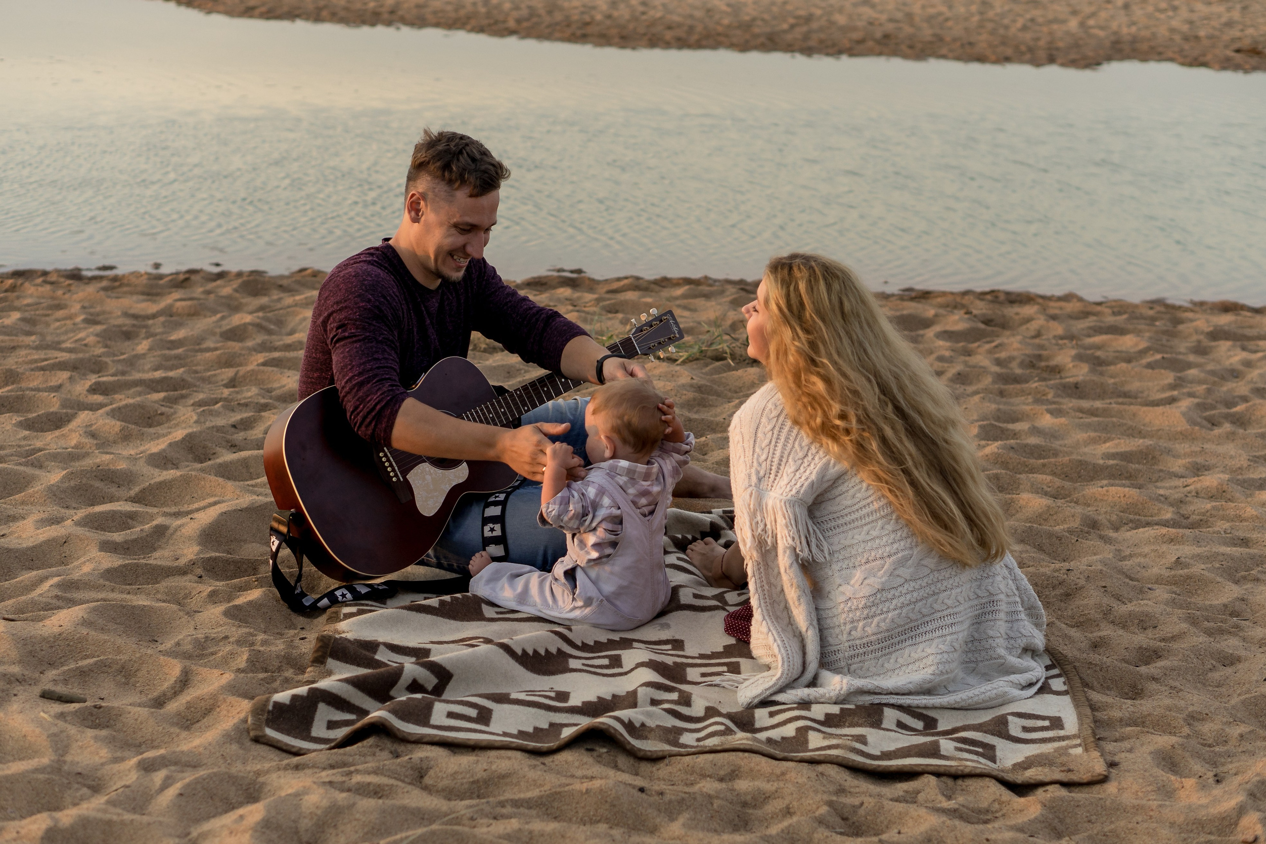 Стефан с родителями на заливе. Фотограф Ольга Игорева