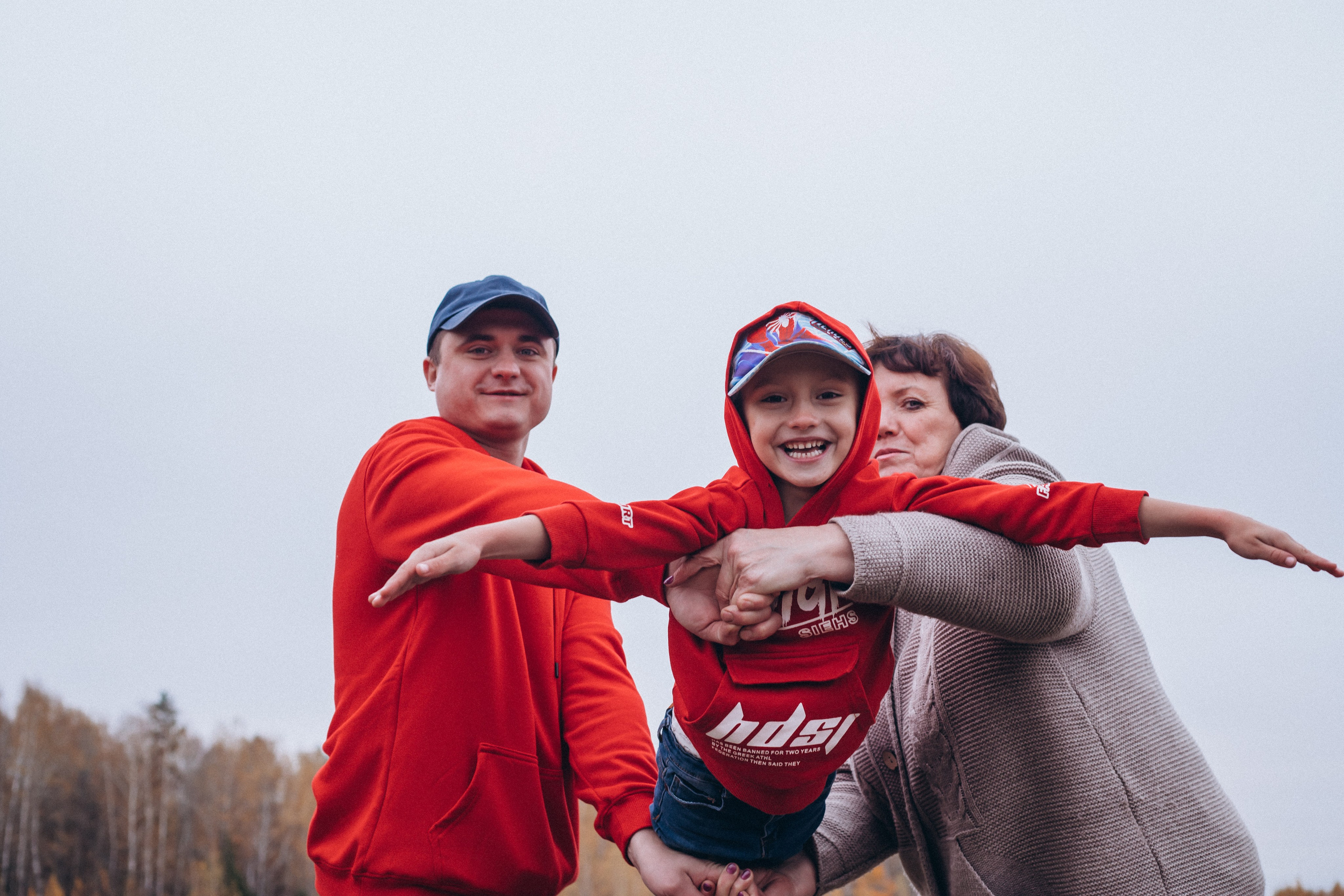 Максим Наташа Кирилл Арина Полина и бабушка. Семейный фотограф Нижневартовск Тюмень Ефимова Ирина