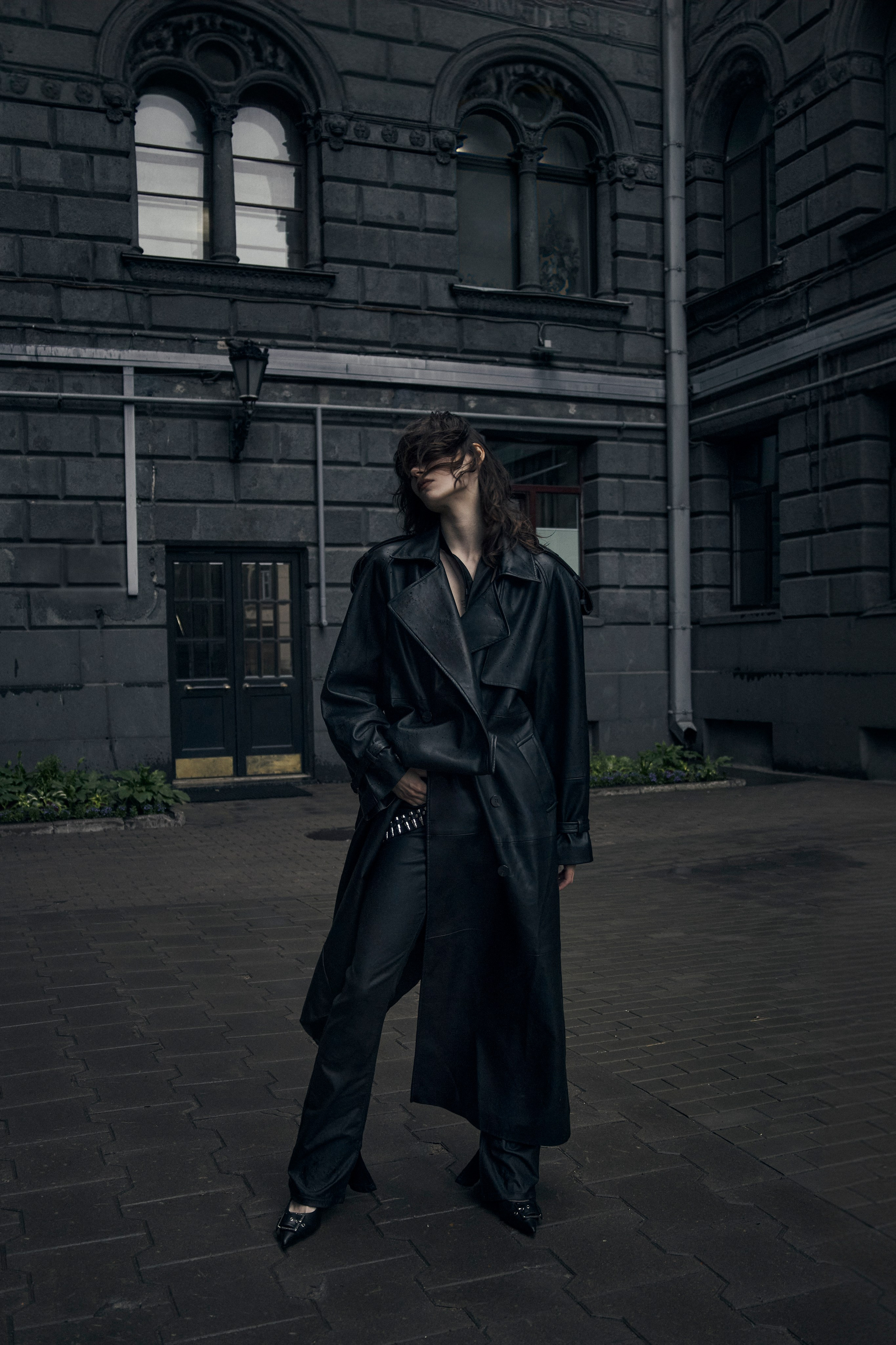 City ​​shadows. Jonyiti