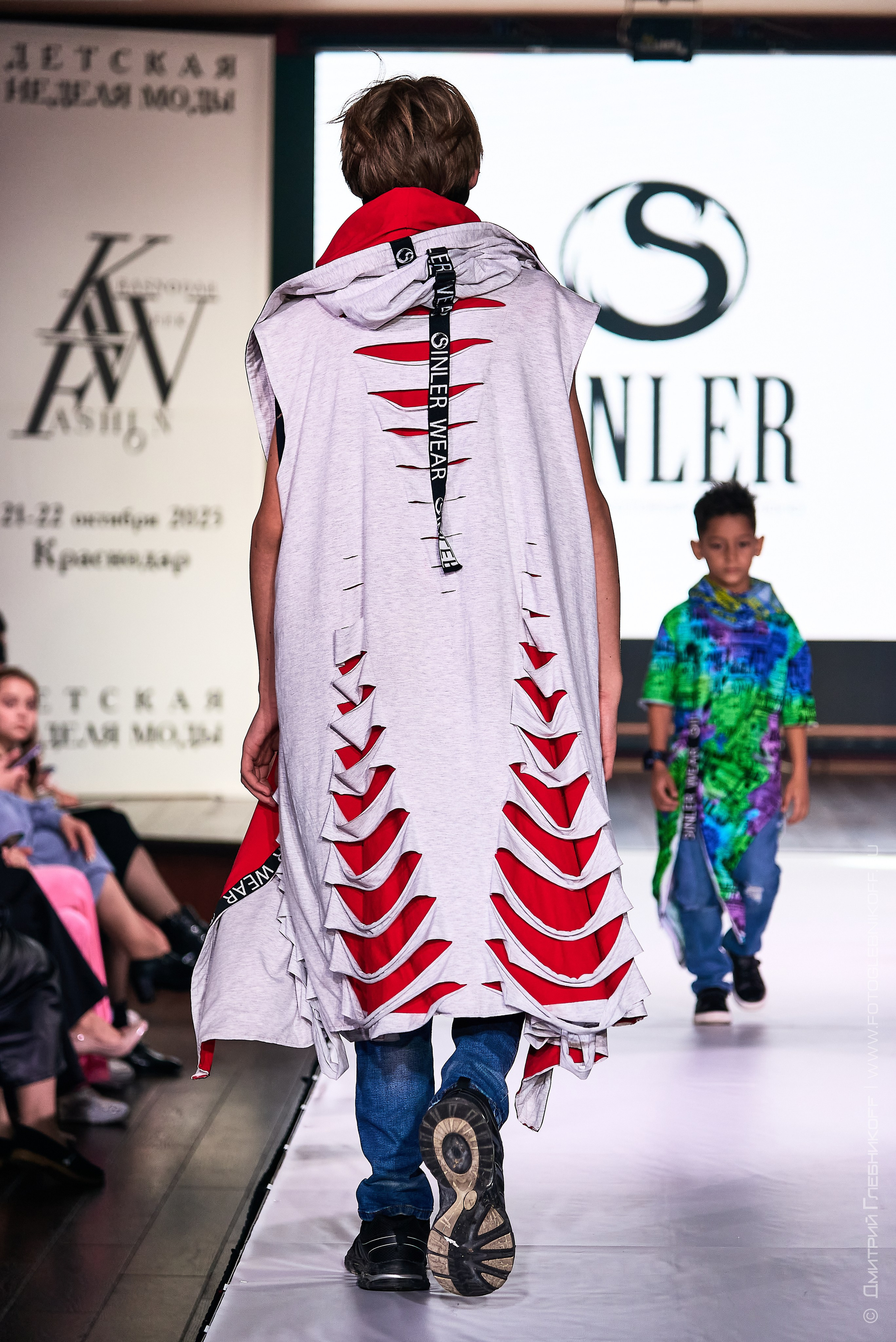 Fashion project podium / kids fashion weeek, Krasnodar. Showbiz | Fashion | Reportage