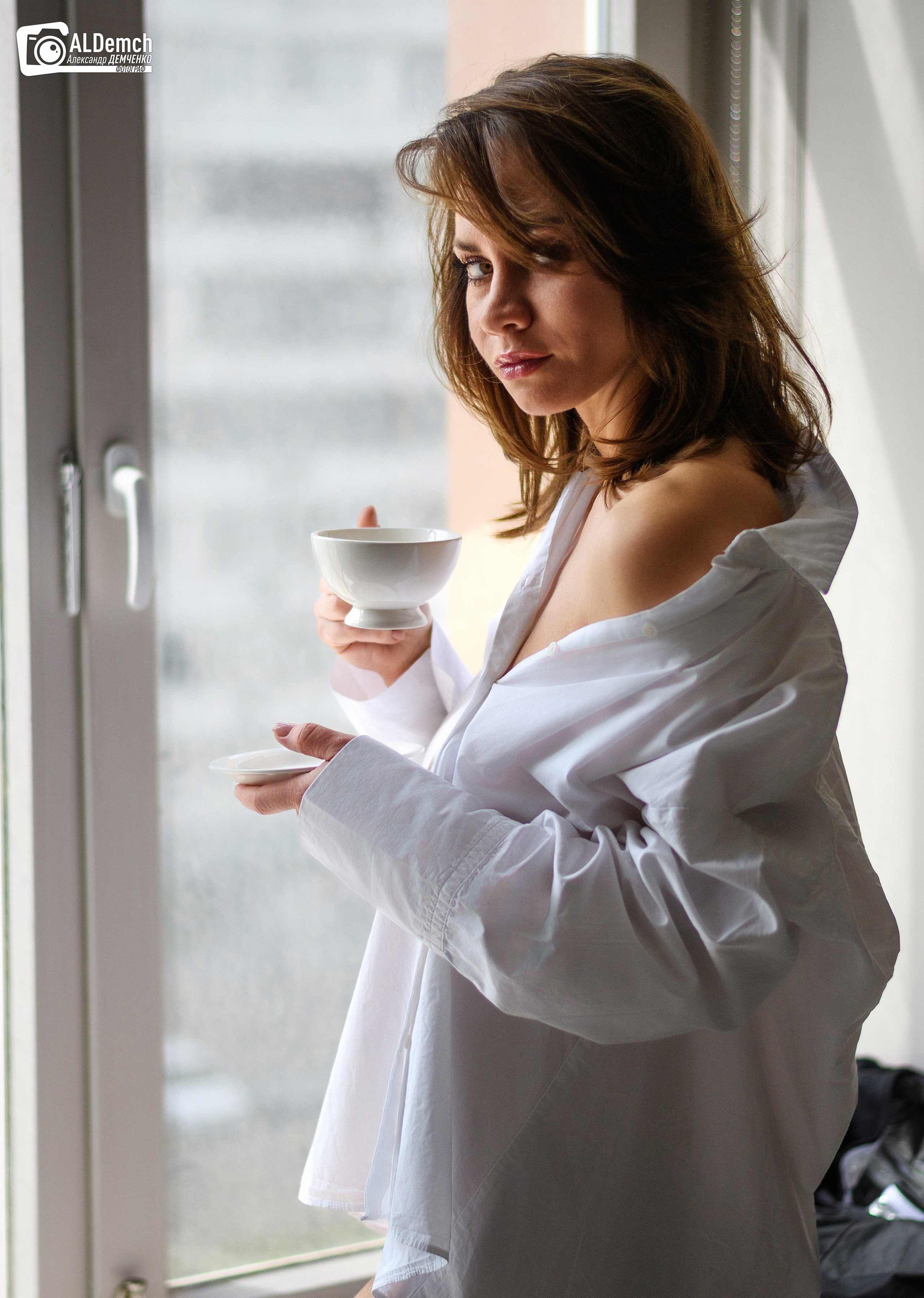 Референсы и фото идеи для фотосессии девушки в белой рубашке