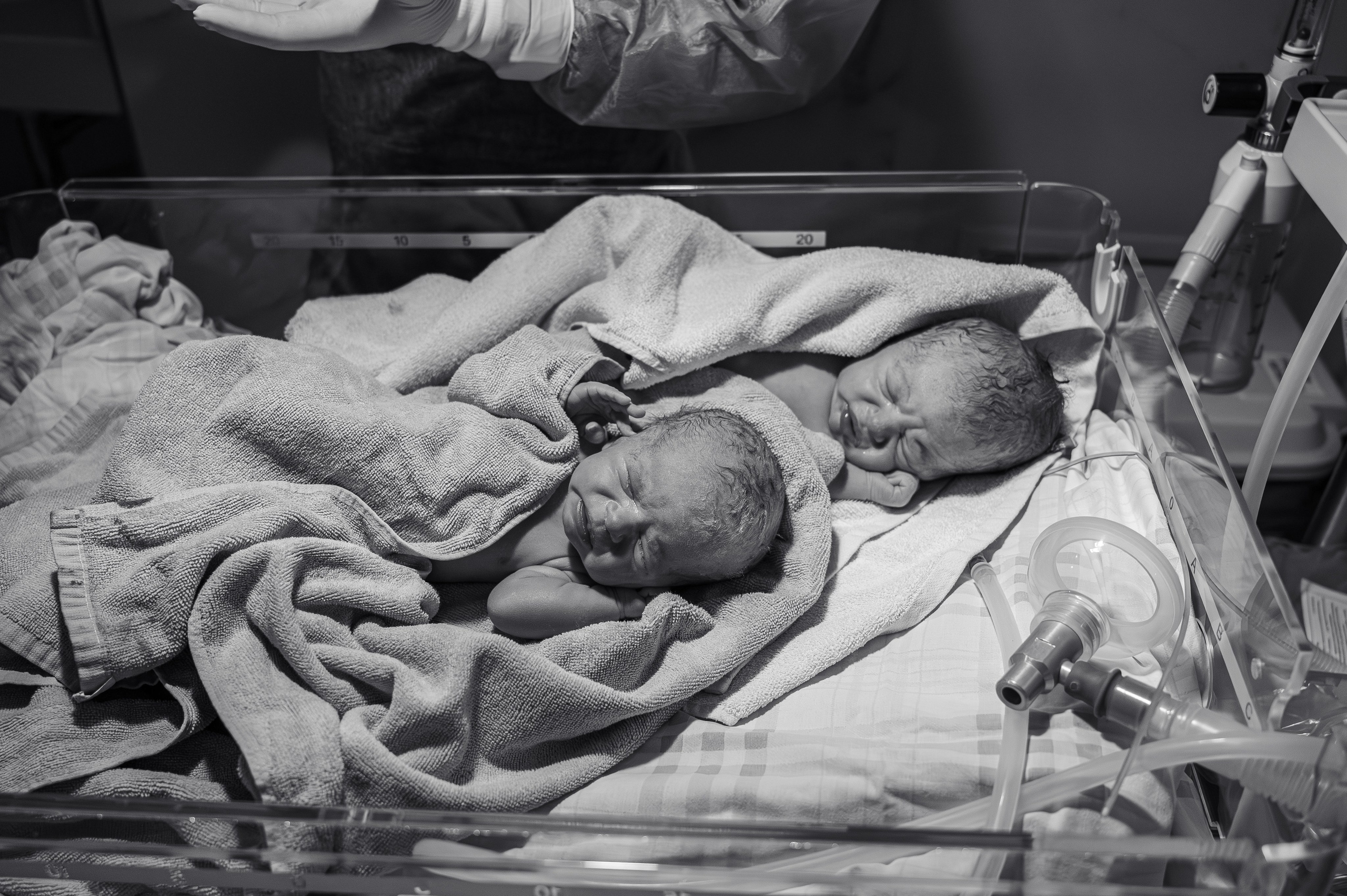 Михаил и Иван родились. Фотограф на роды СПБ Юлия Герасимова