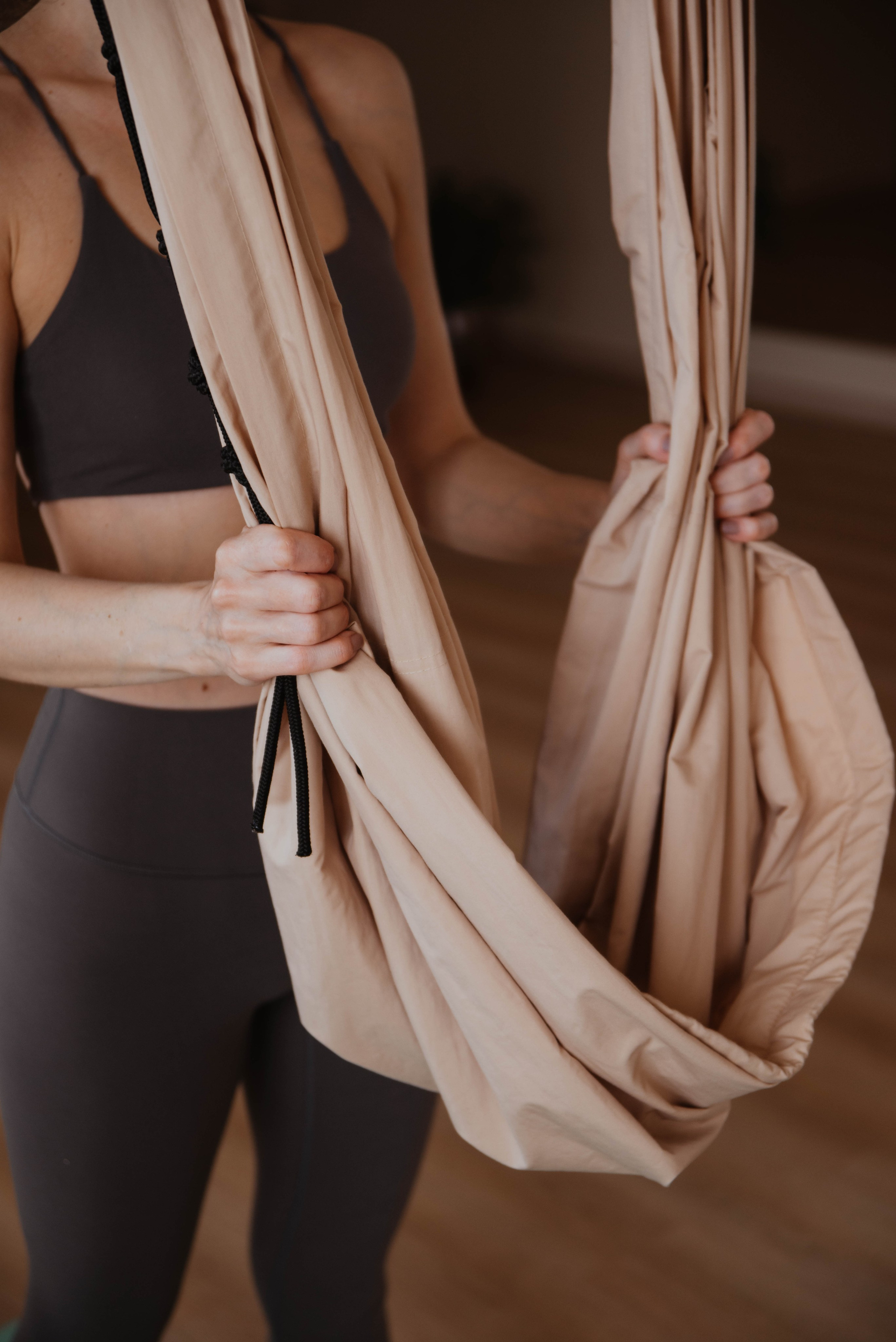 Визуал для тренера по аэройоге. Ксения Glossa. Портретный и репортажный фотограф в Самаре