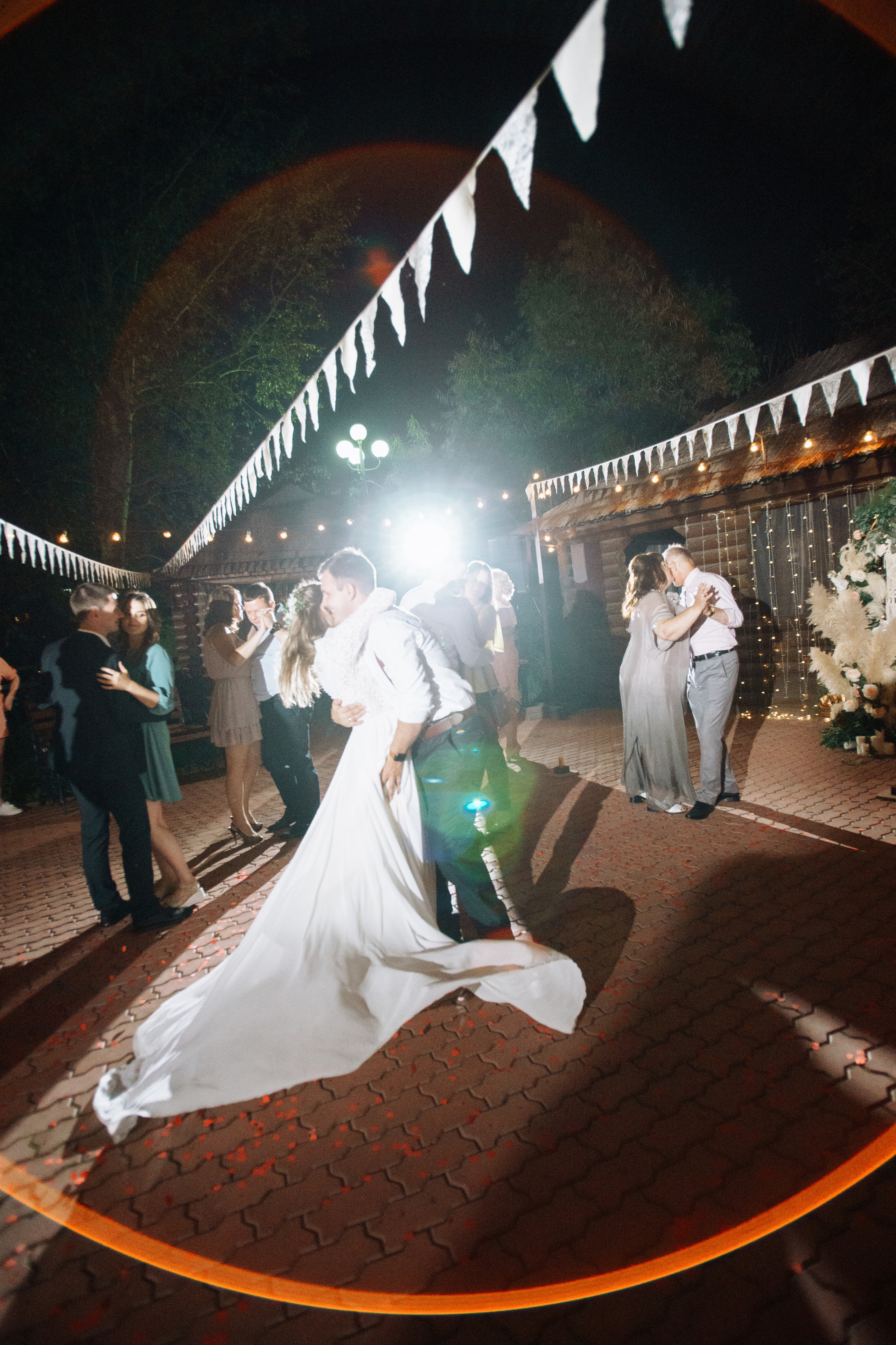 Anya & Lesha — Wedding. Wedding & portrait photographer Sergey Lazarenko