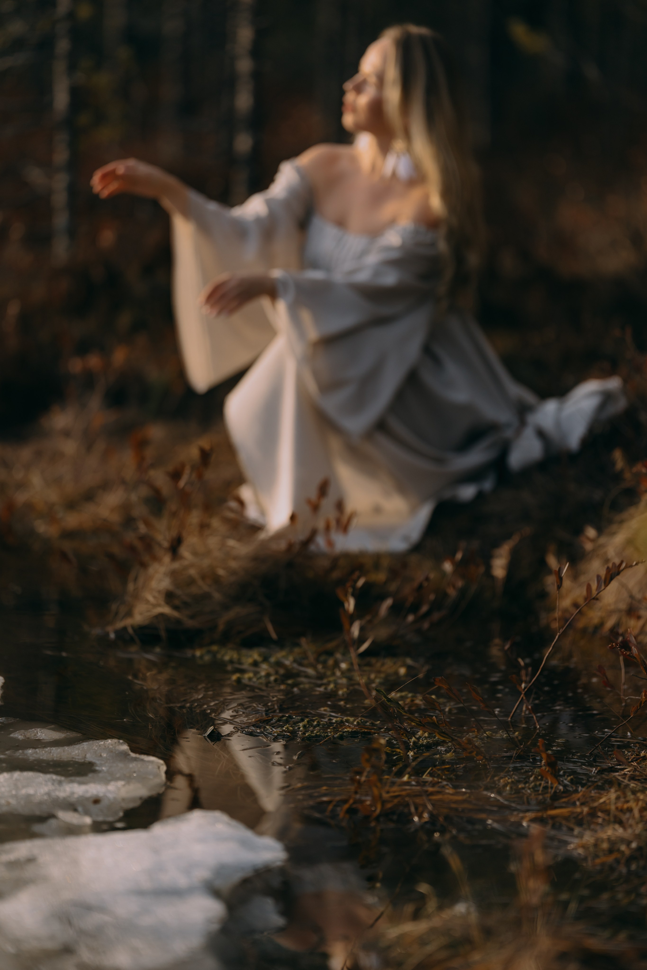 Фотосессия в карельском лесу, аренда платья. Фотограф Варвара Ермоленко