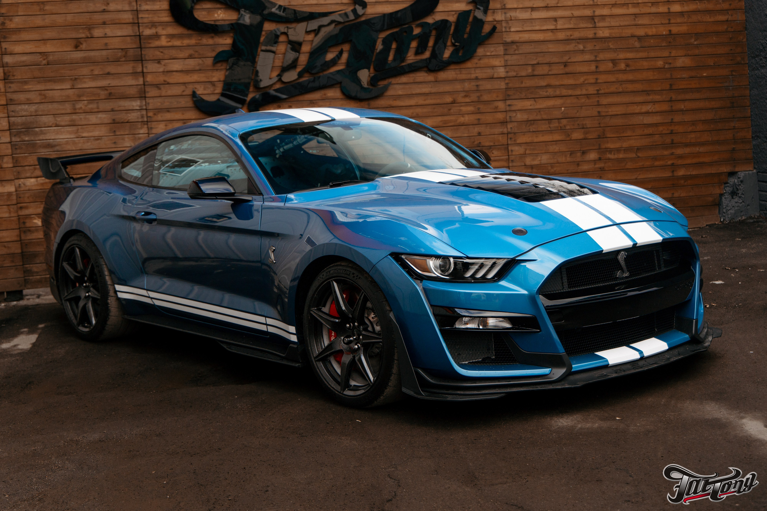 Mustang Shelby GT500 X2. DeLorein