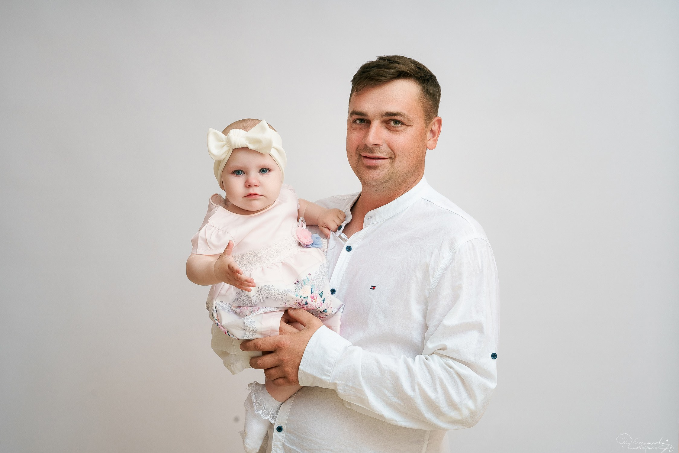 Семейные на бумажном фоне. Фотограф новорожденных в г. Павлово Беспалова Екатерина