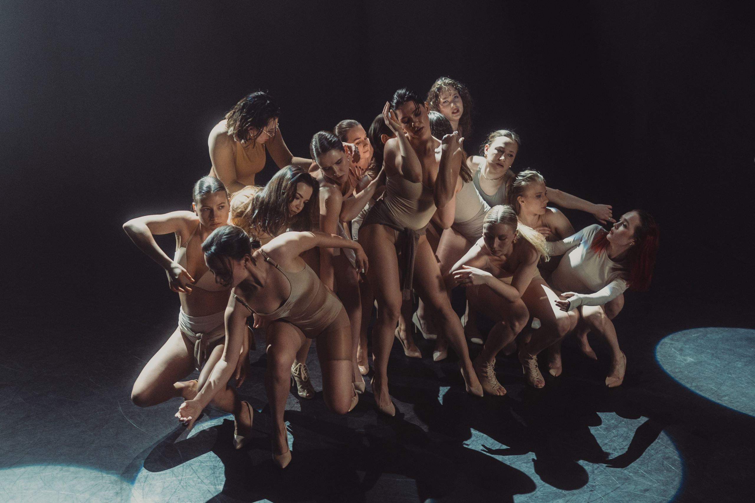 Reportage photography of dancers in the movie pavilion