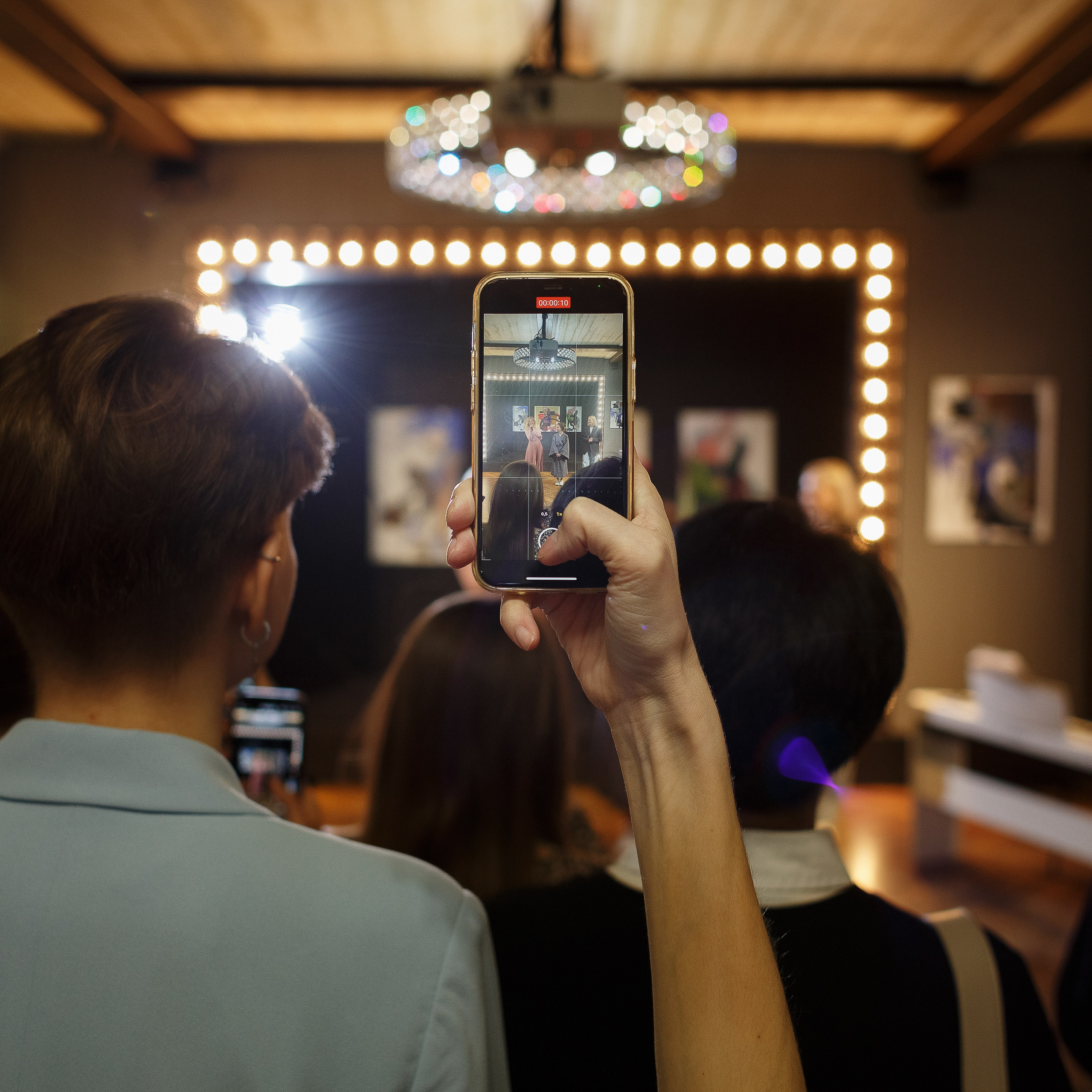 Искусство и утонченность: выставка в Мадам Куку в Таганроге. Свадебный и семейный фотограф в Таганроге Бакарюк Антон