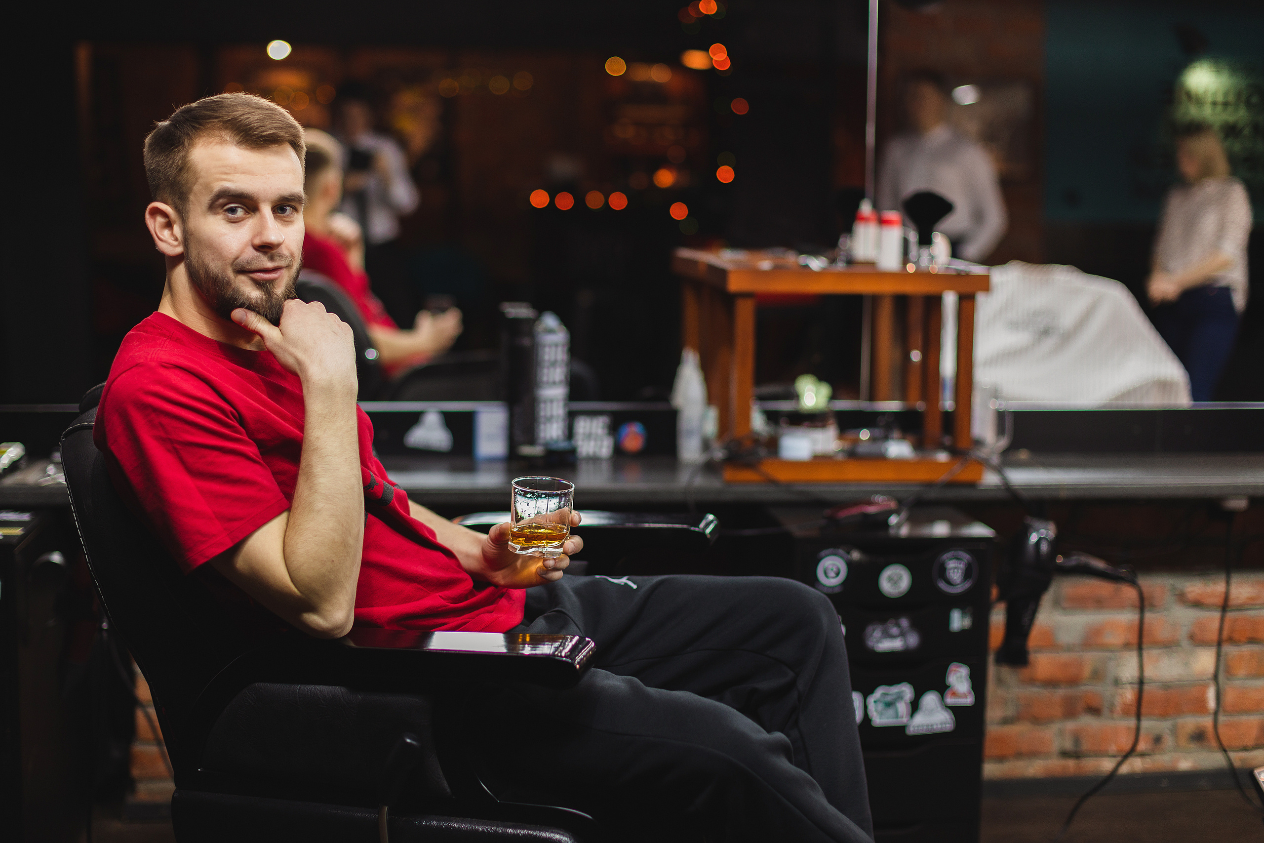 Выездная церемония регистрации брака в гостинице Атриум. Олег Сверчков | Свадебный фотограф Вологда