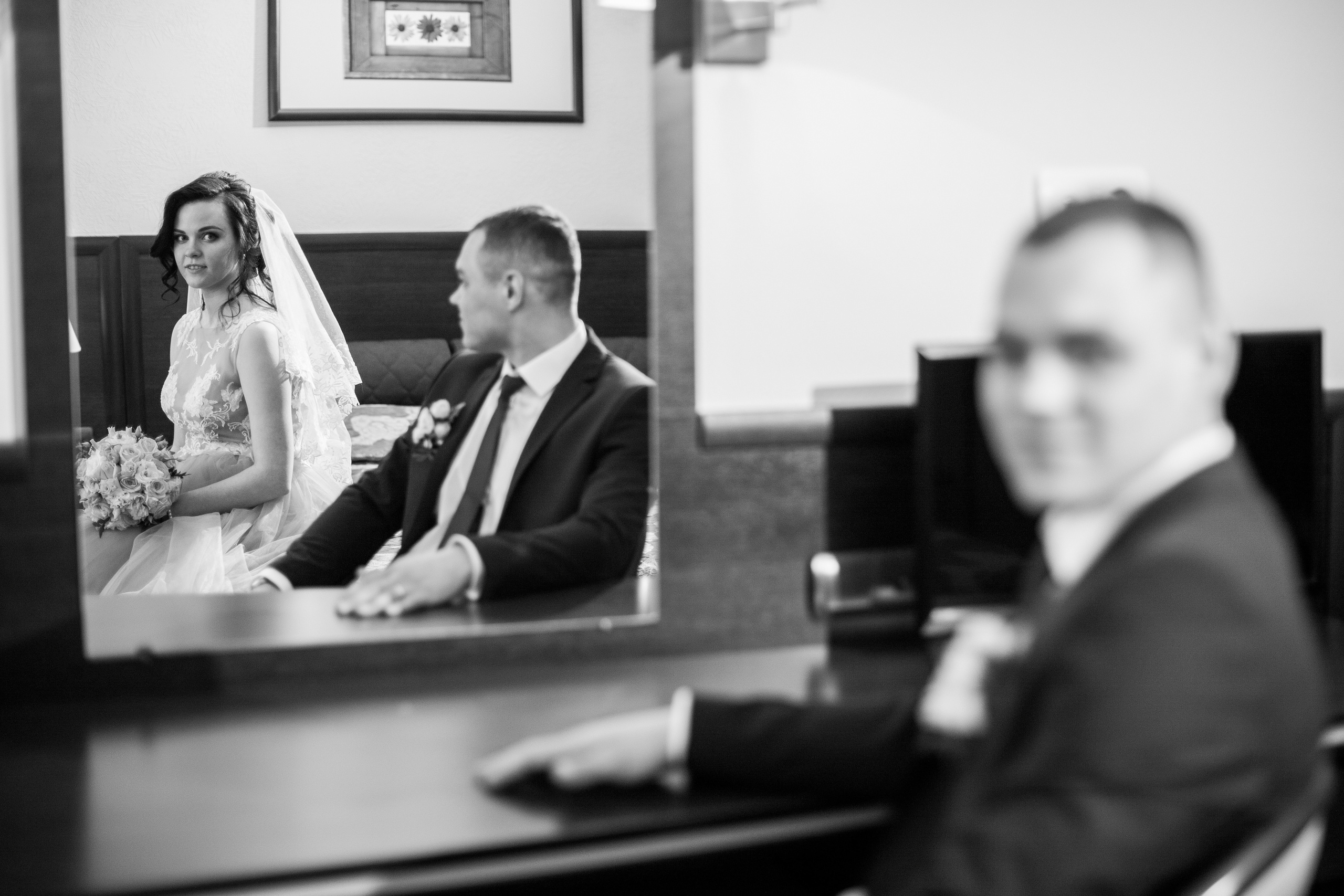 Фотосъёмка Валерии и Сергея в марте для на набережной. Олег Сверчков | Свадебный фотограф Вологда