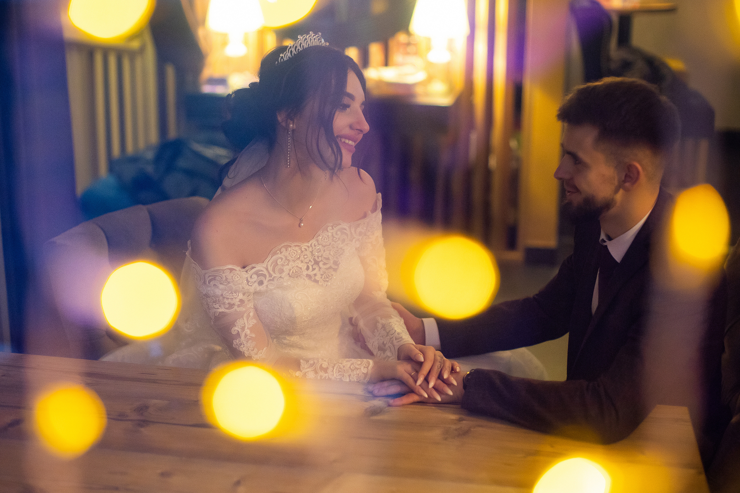 Выездная церемония регистрации брака в гостинице Атриум. Олег Сверчков | Свадебный фотограф Вологда