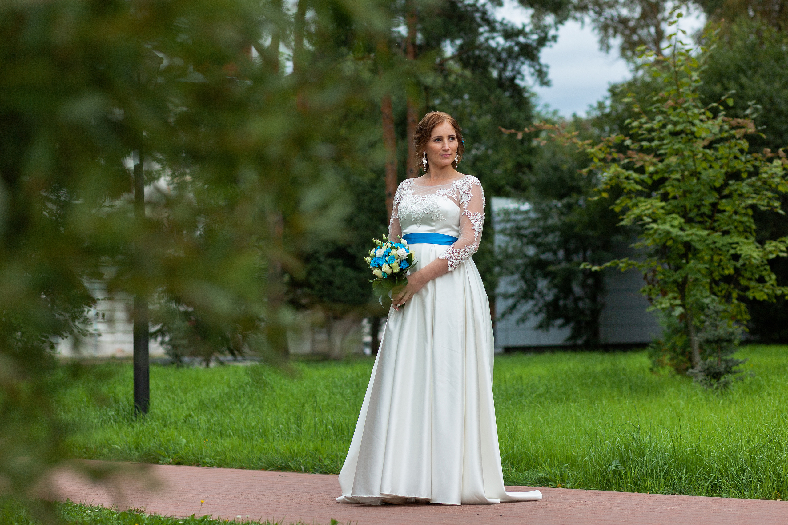 Светлая фотостудия арендована для портретной сьемки невесты. Олег Сверчков | Свадебный фотограф Вологда