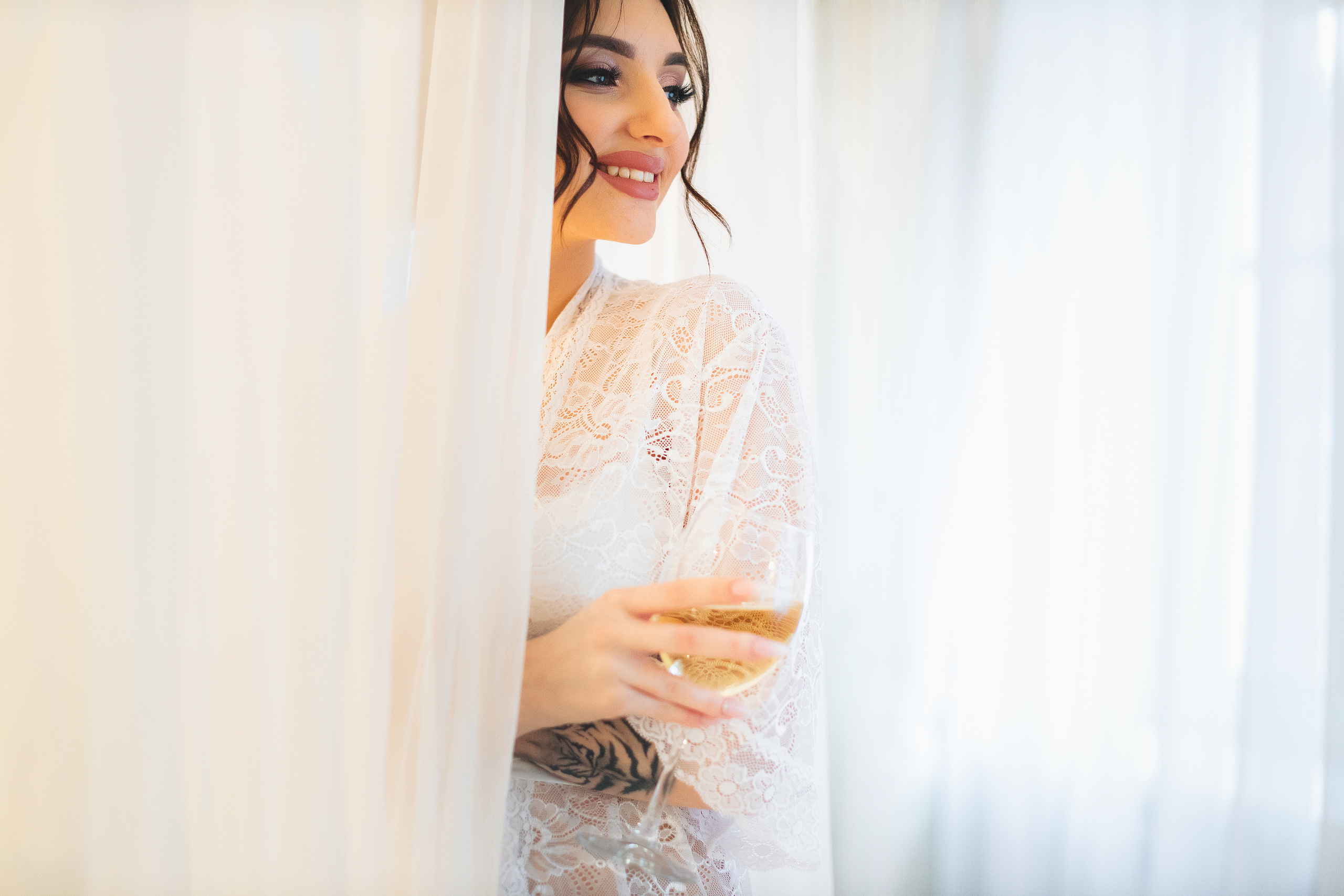 Выездная церемония регистрации брака в гостинице Атриум. Олег Сверчков | Свадебный фотограф Вологда