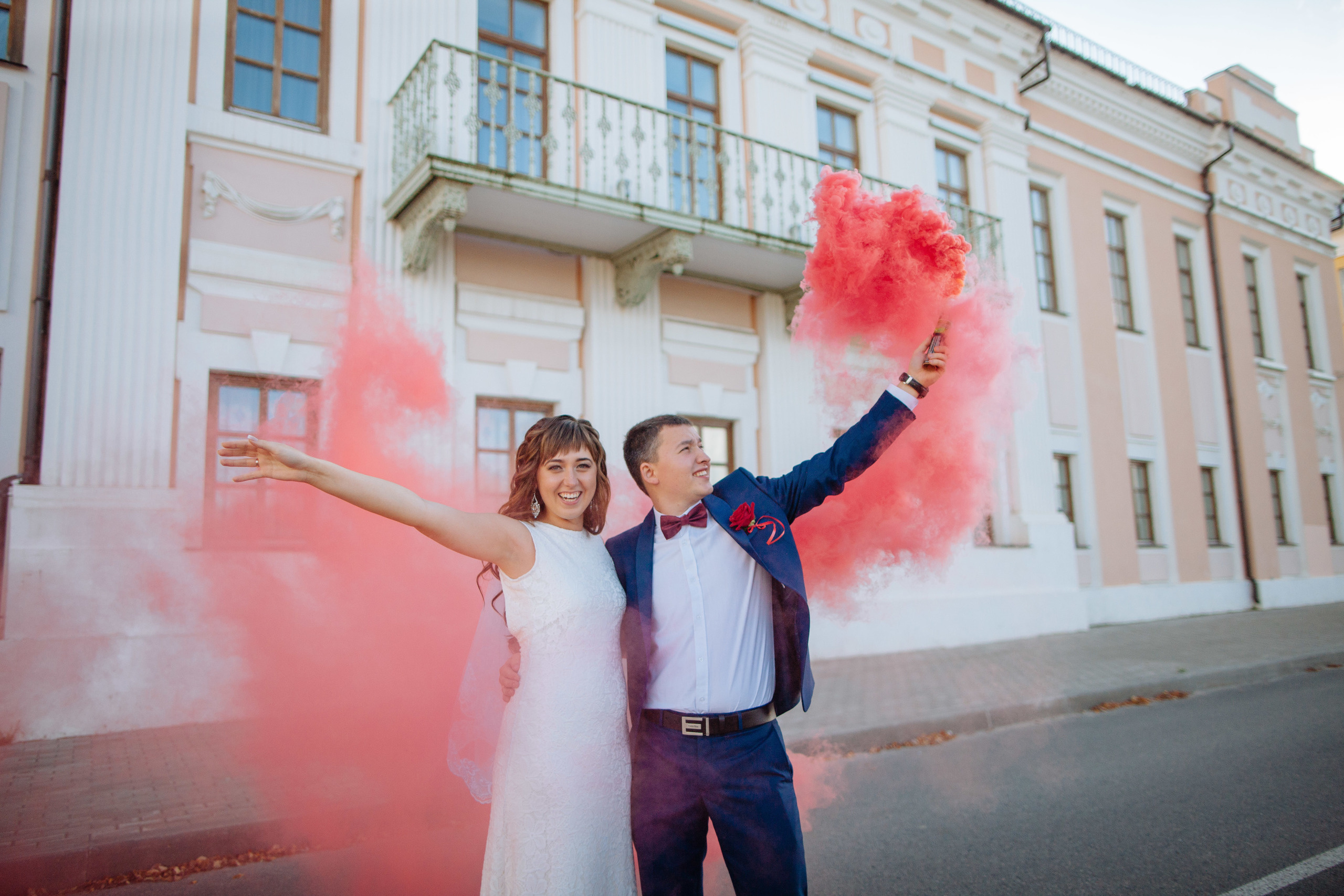 Фотосъемка Анастасии и Антона на территории гостиничного комплекса. Олег Сверчков | Свадебный фотограф Вологда