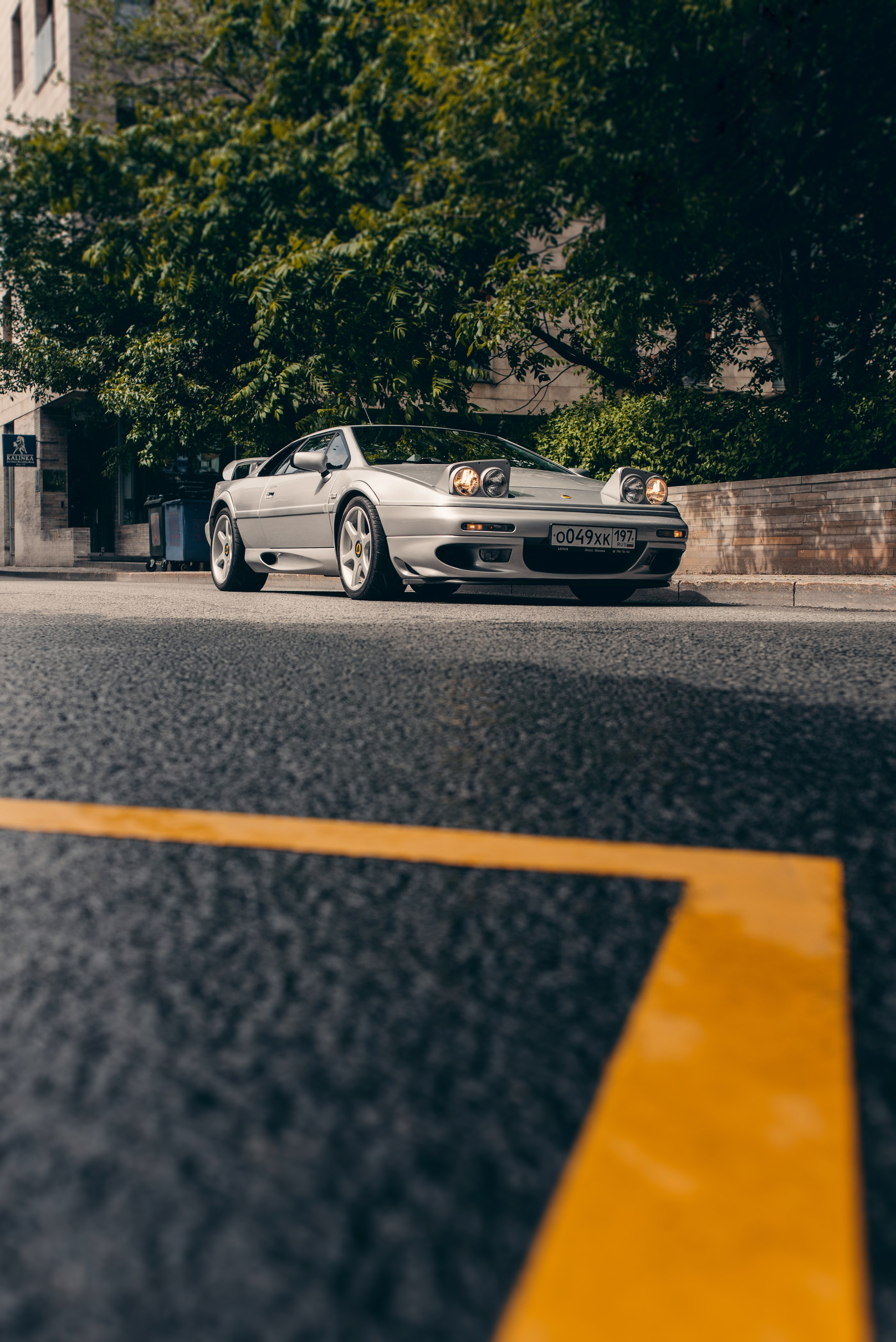 Lotus Esprit V8 lotuscars.ru. DeLorein