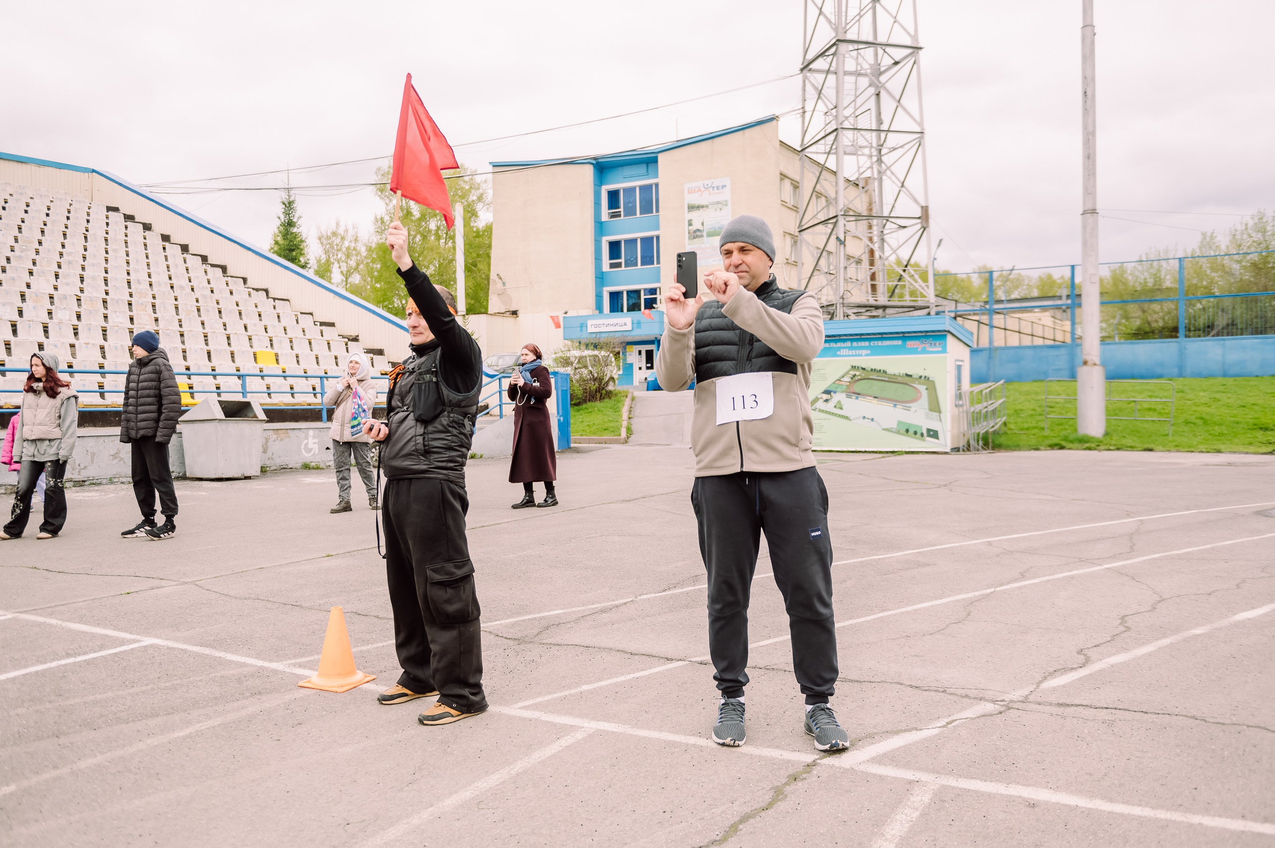 Пасхальный забег «Вера и Спорт» на стадионе Шахтёр. Детский фотограф, семейный фотограф и репортажи в Кемерово