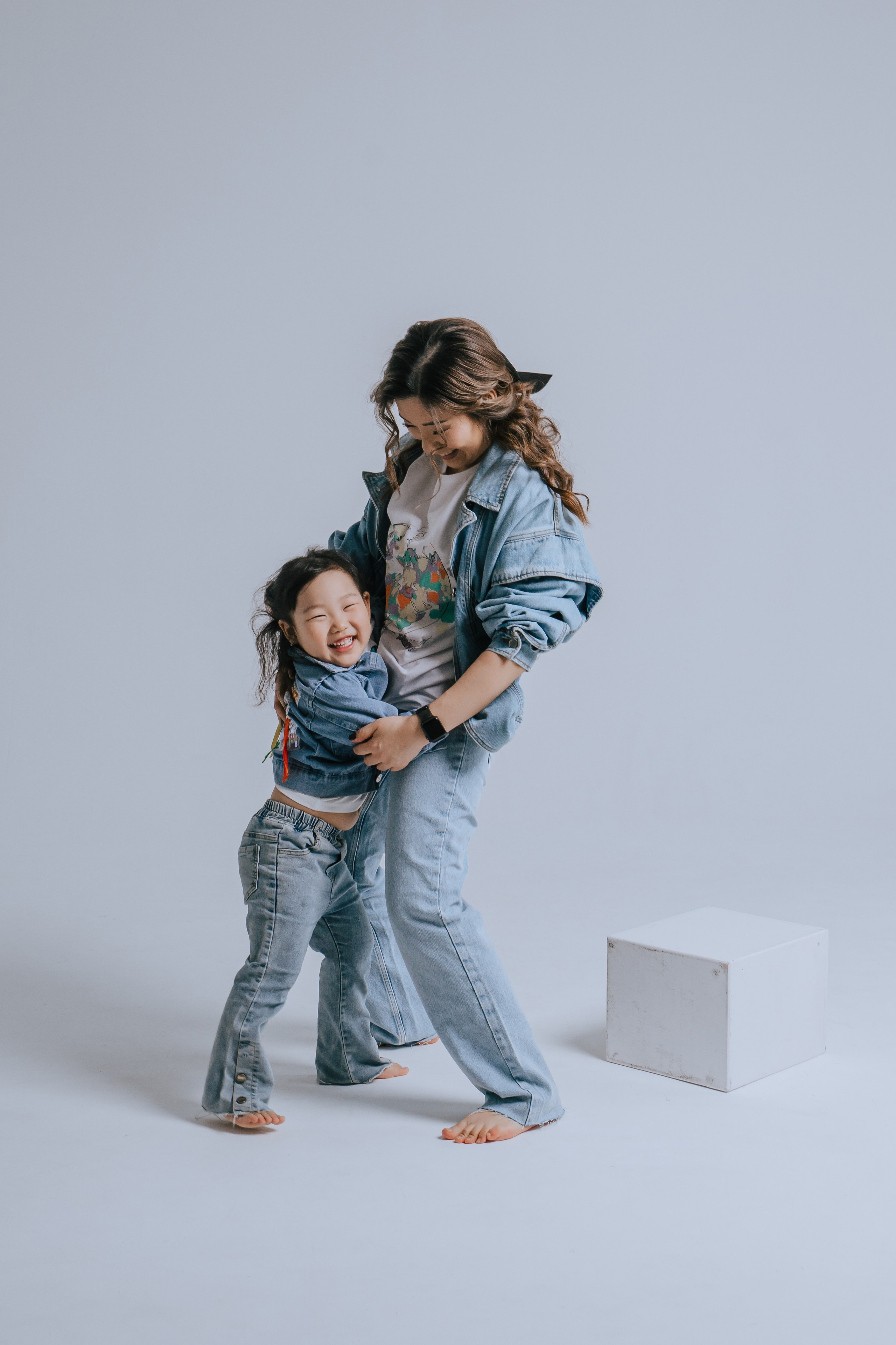 Ира и Аня. Фотограф Ярмишко Дарья. Выпускные фотокниги