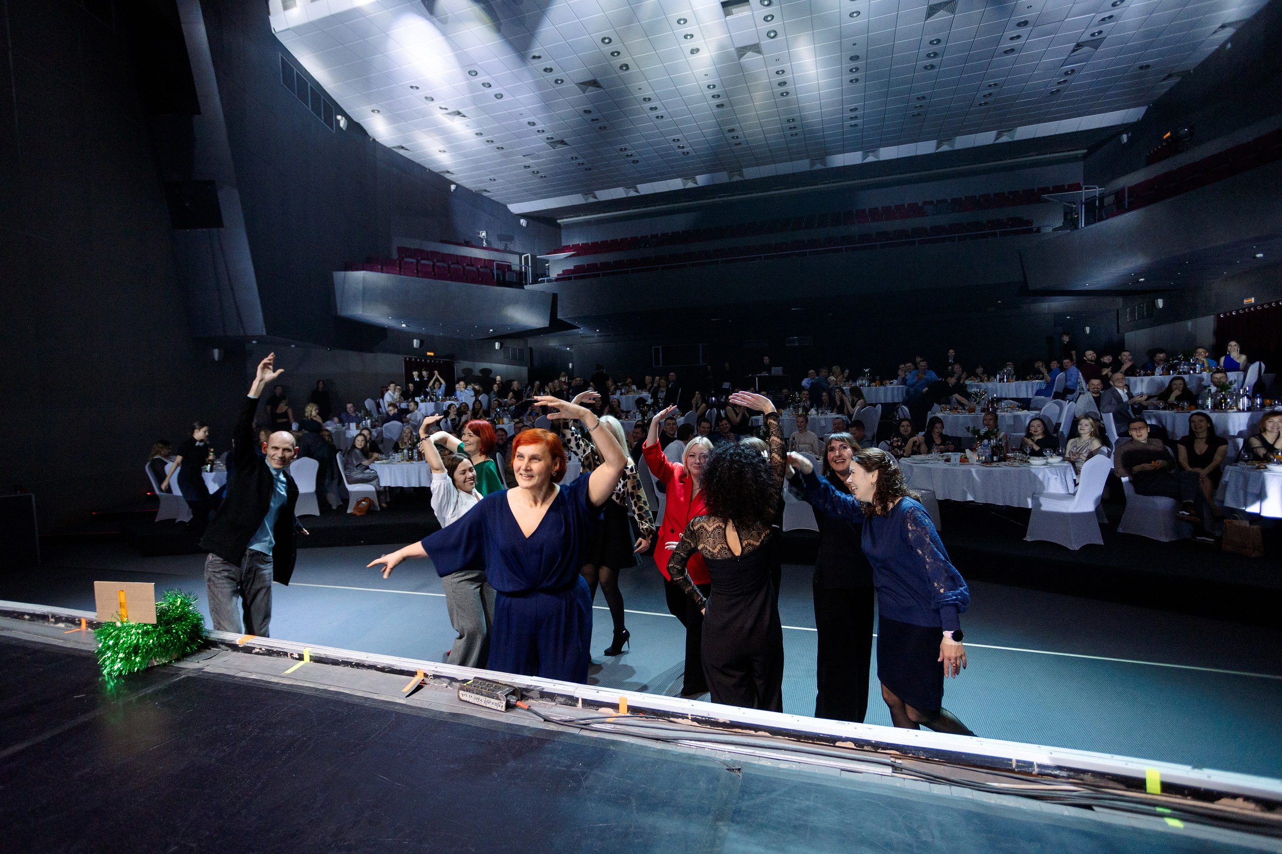 РЕПОРТАЖ: НОВЫЙ ГОД В ДК МЕТАЛЛУРГ. Профессиональный фотограф в Ижевске Леша Петров