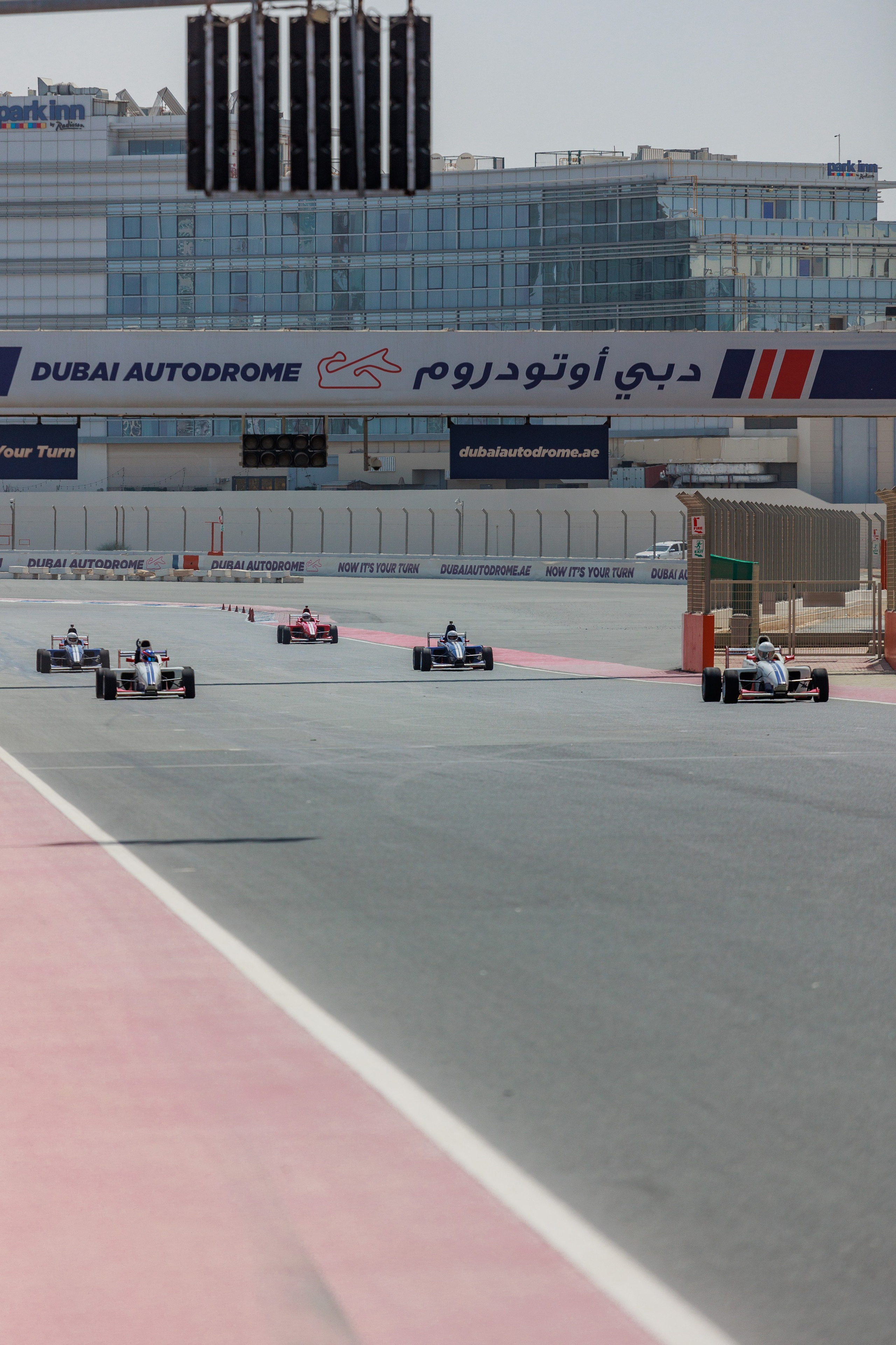 Машины. Фотограф в Санкт-Петербурге и Москве Макс Спектор