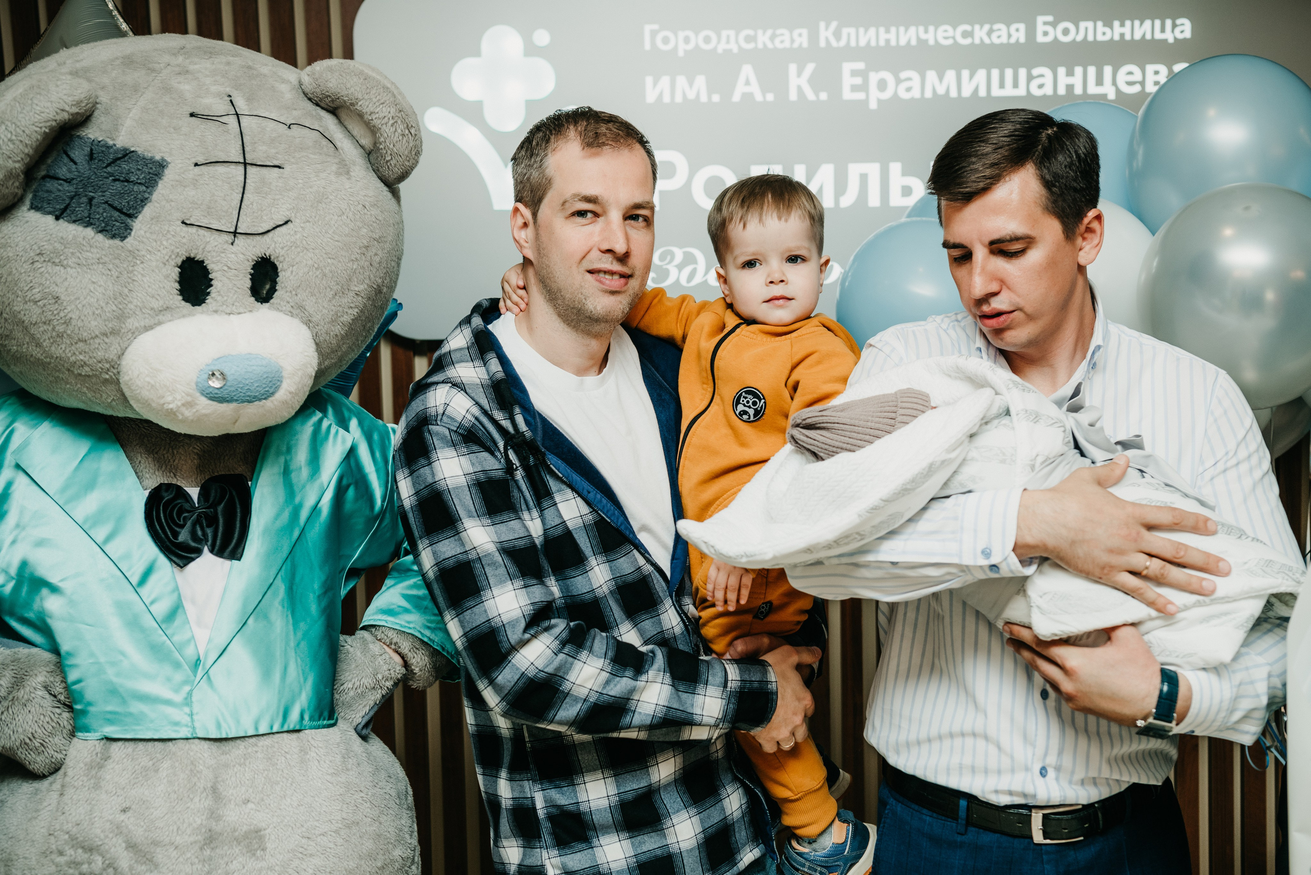 Выписка Амира. ГКБ Ерамишанцева. Фотограф на выписку из роддома в Москве и МО