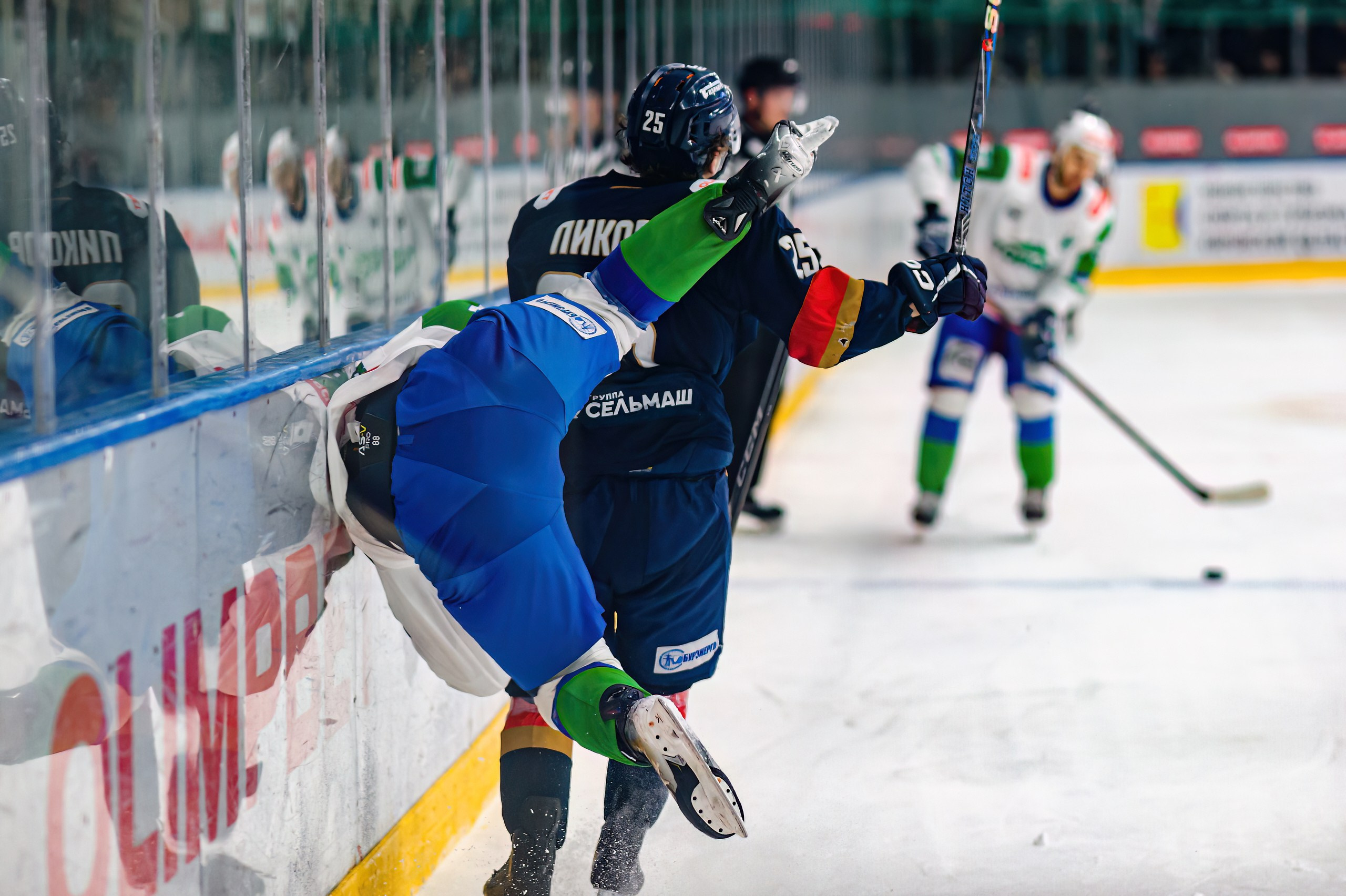 Хоккей с шайбой. Спортивный фотограф Иван Молот (Киров)