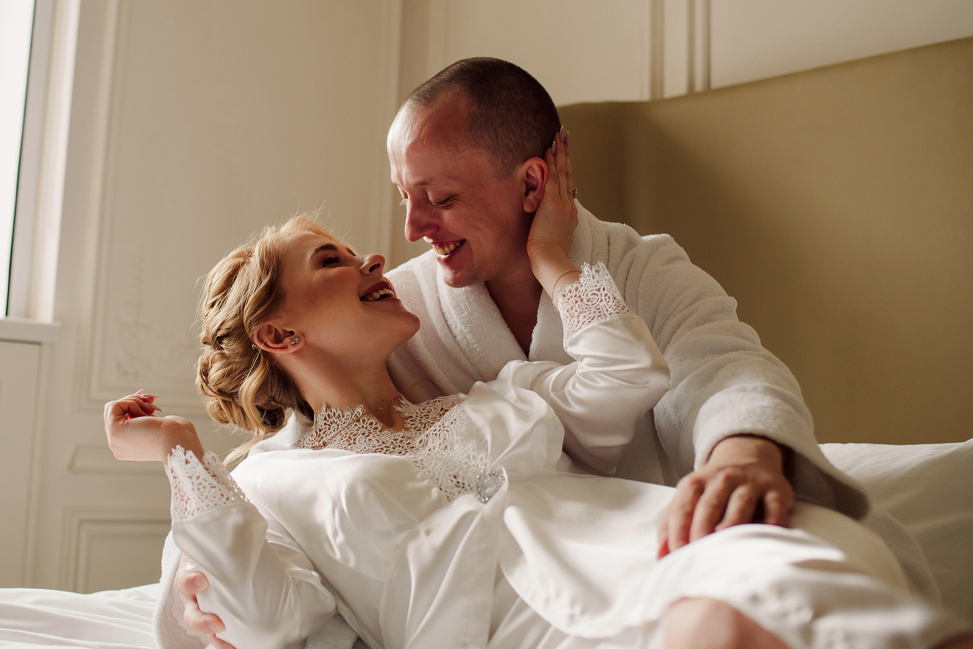 Юля и Миша. Красивое утро и Витебский вокзал. Семейный и Свадебный фотограф. Санкт-Петербург. Пушкин