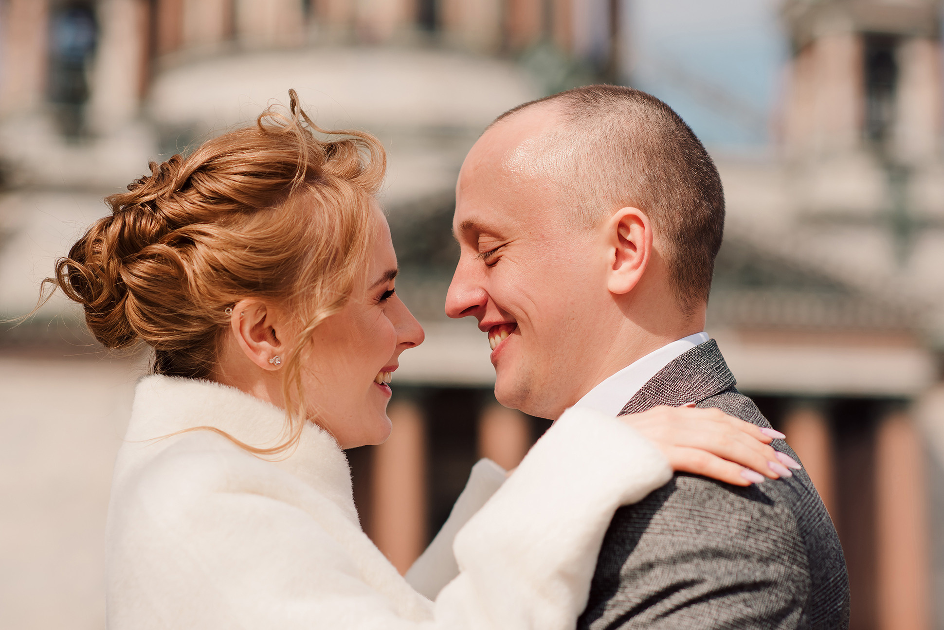 Юля и Миша. Красивое утро и Витебский вокзал. Семейный и Свадебный фотограф. Санкт-Петербург. Пушкин