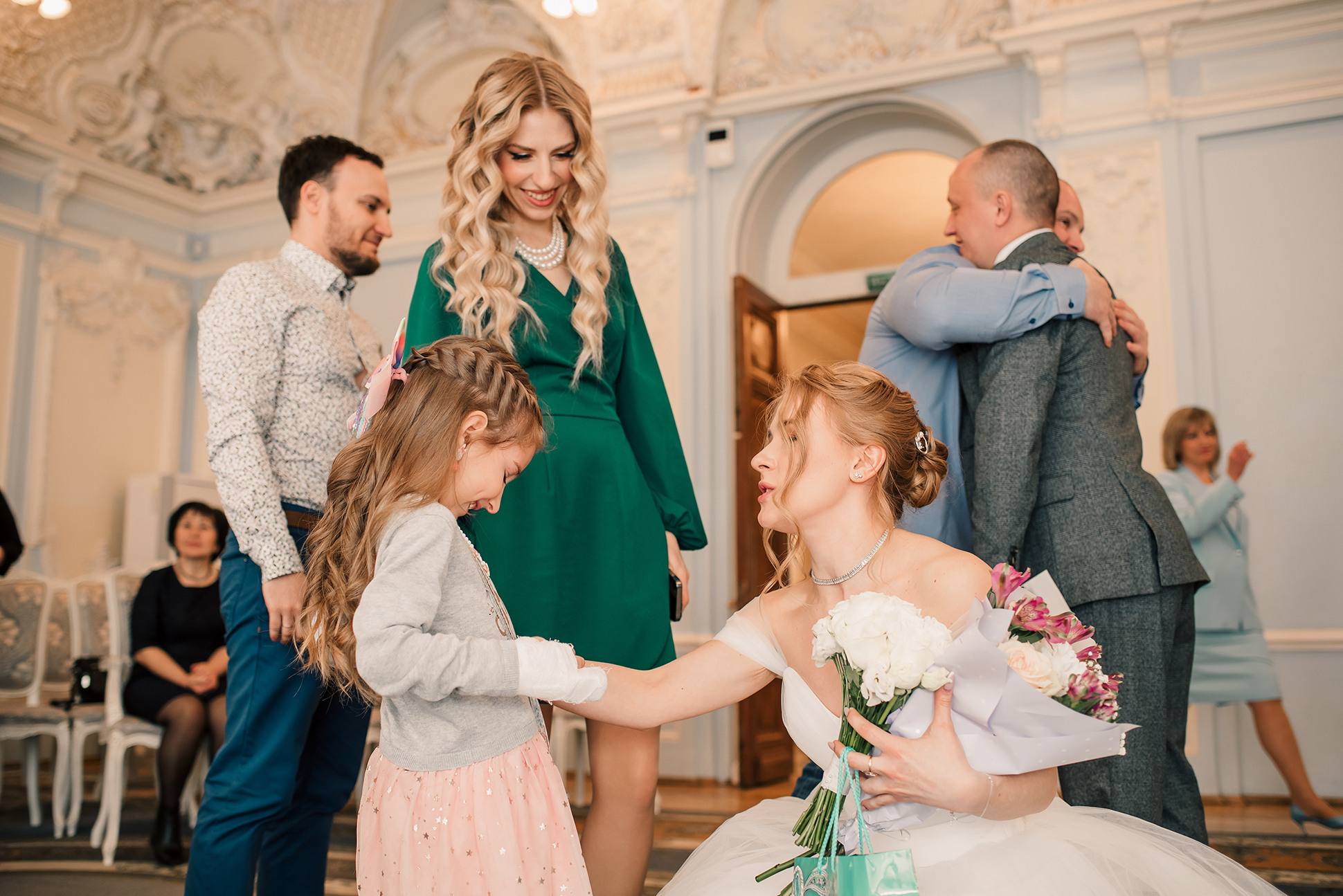 Юля и Миша. Красивое утро и Витебский вокзал. Семейный и Свадебный фотограф. Санкт-Петербург. Пушкин