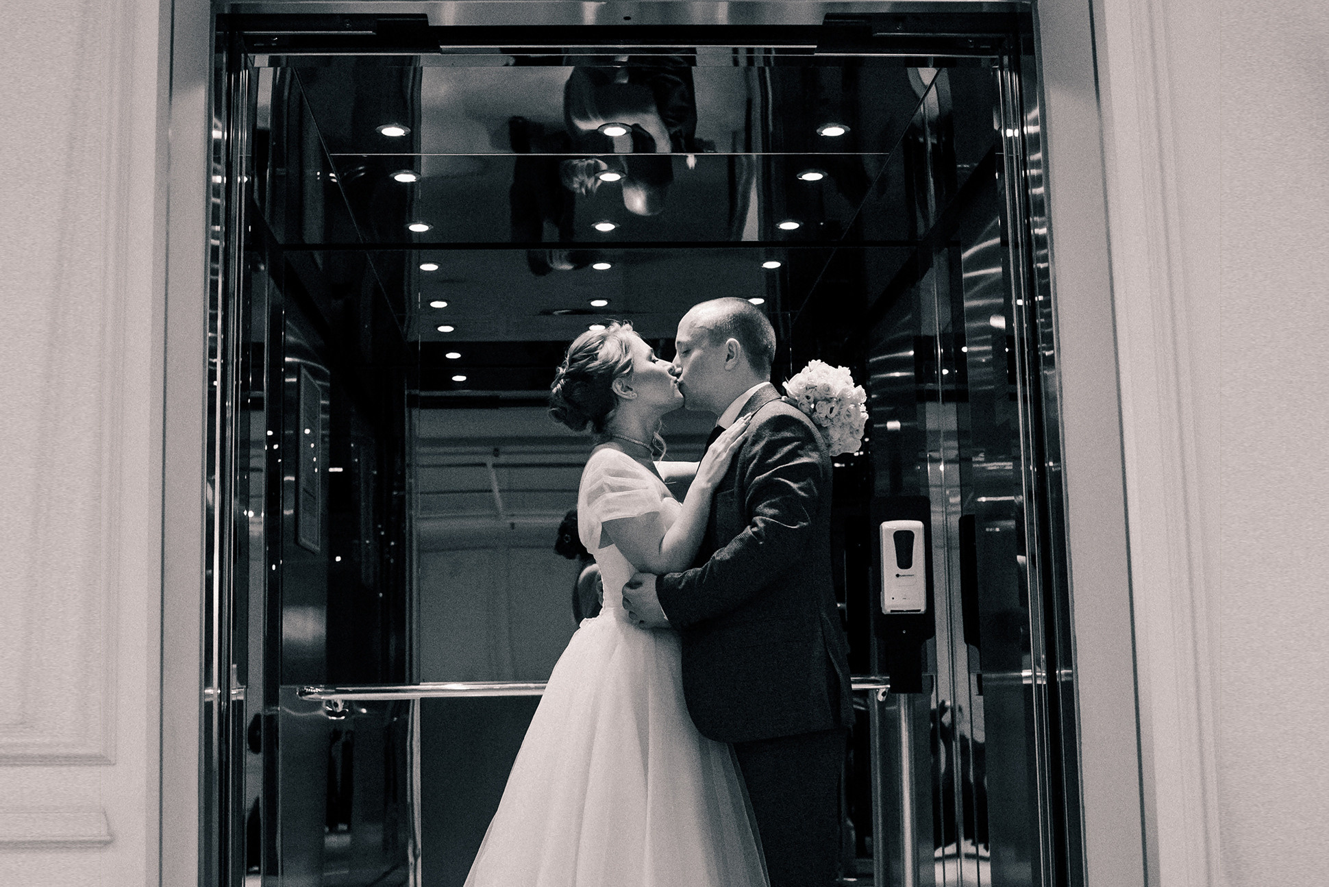 Юля и Миша. Красивое утро и Витебский вокзал. Семейный и Свадебный фотограф. Санкт-Петербург. Пушкин