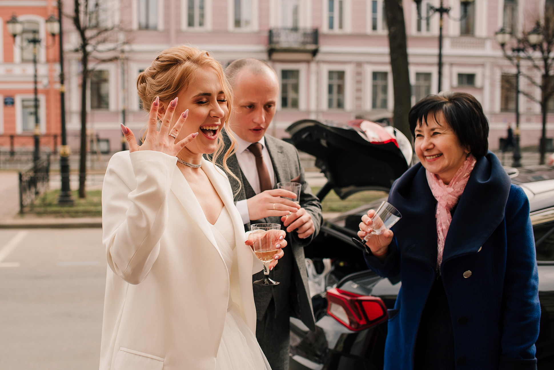 Юля и Миша. Красивое утро и Витебский вокзал. Семейный и Свадебный фотограф. Санкт-Петербург. Пушкин