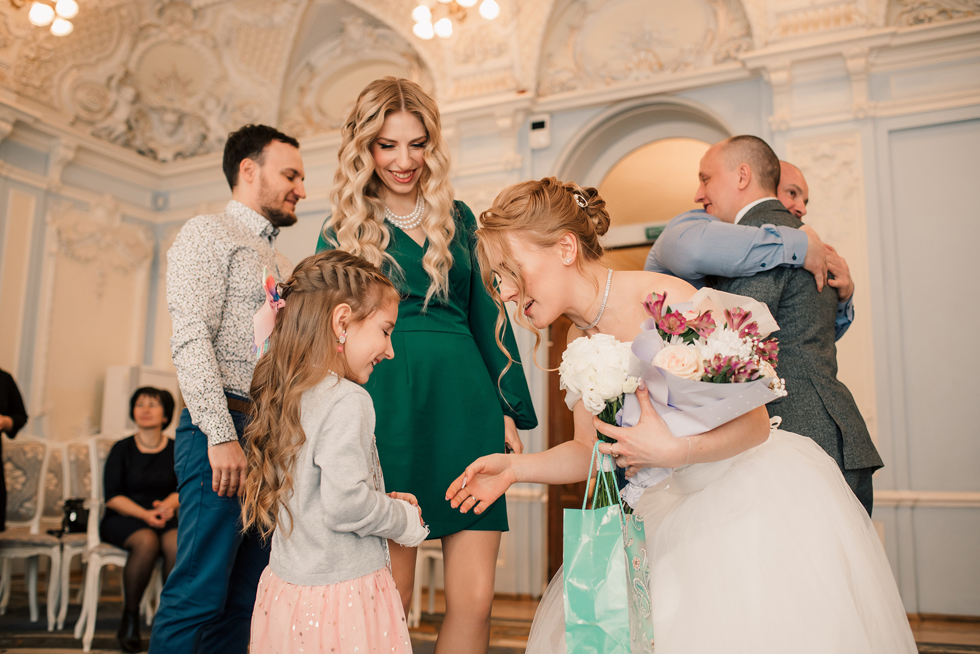 Юля и Миша. Красивое утро и Витебский вокзал. Семейный и Свадебный фотограф. Санкт-Петербург. Пушкин