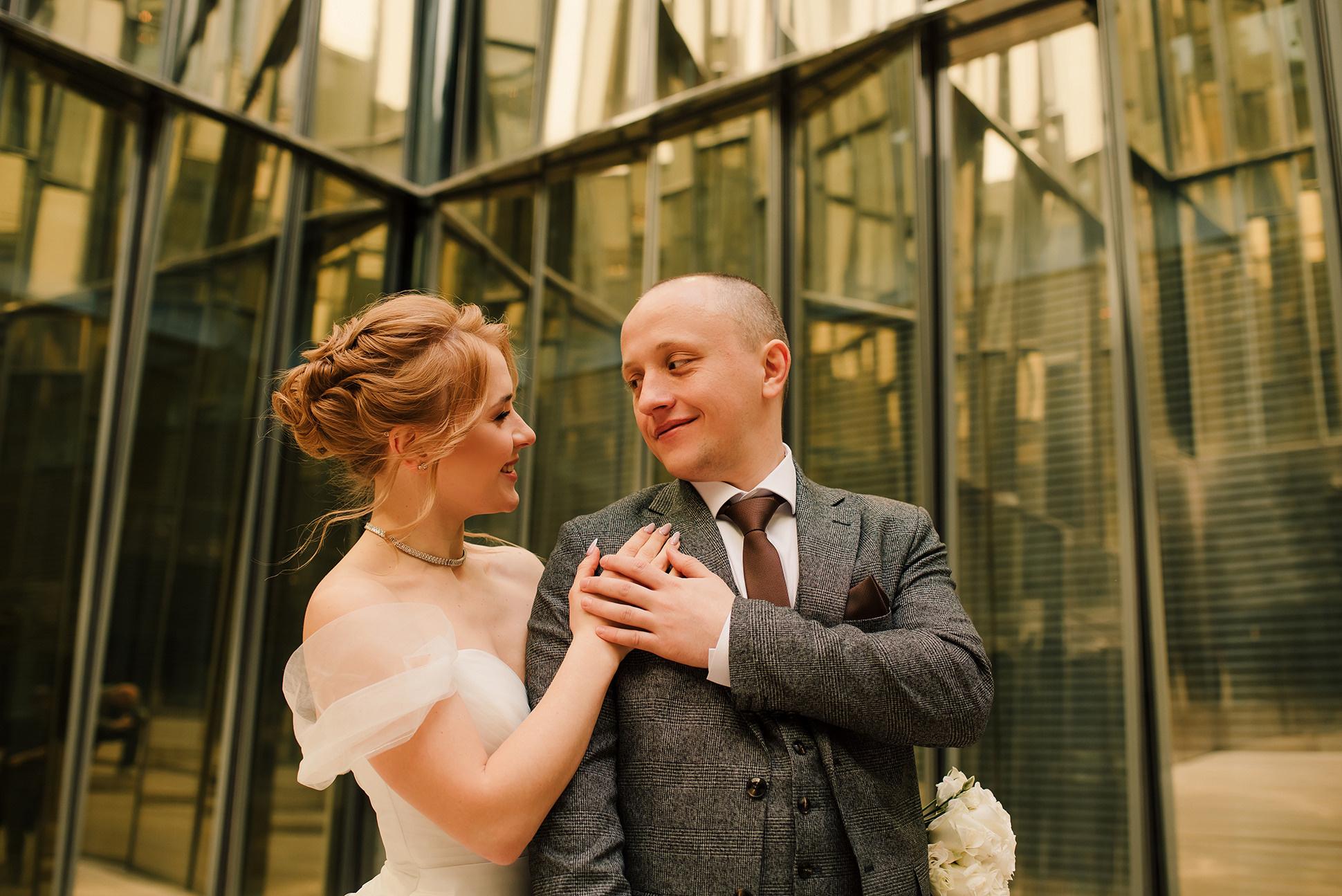 Юля и Миша. Красивое утро и Витебский вокзал. Семейный и Свадебный фотограф. Санкт-Петербург. Пушкин