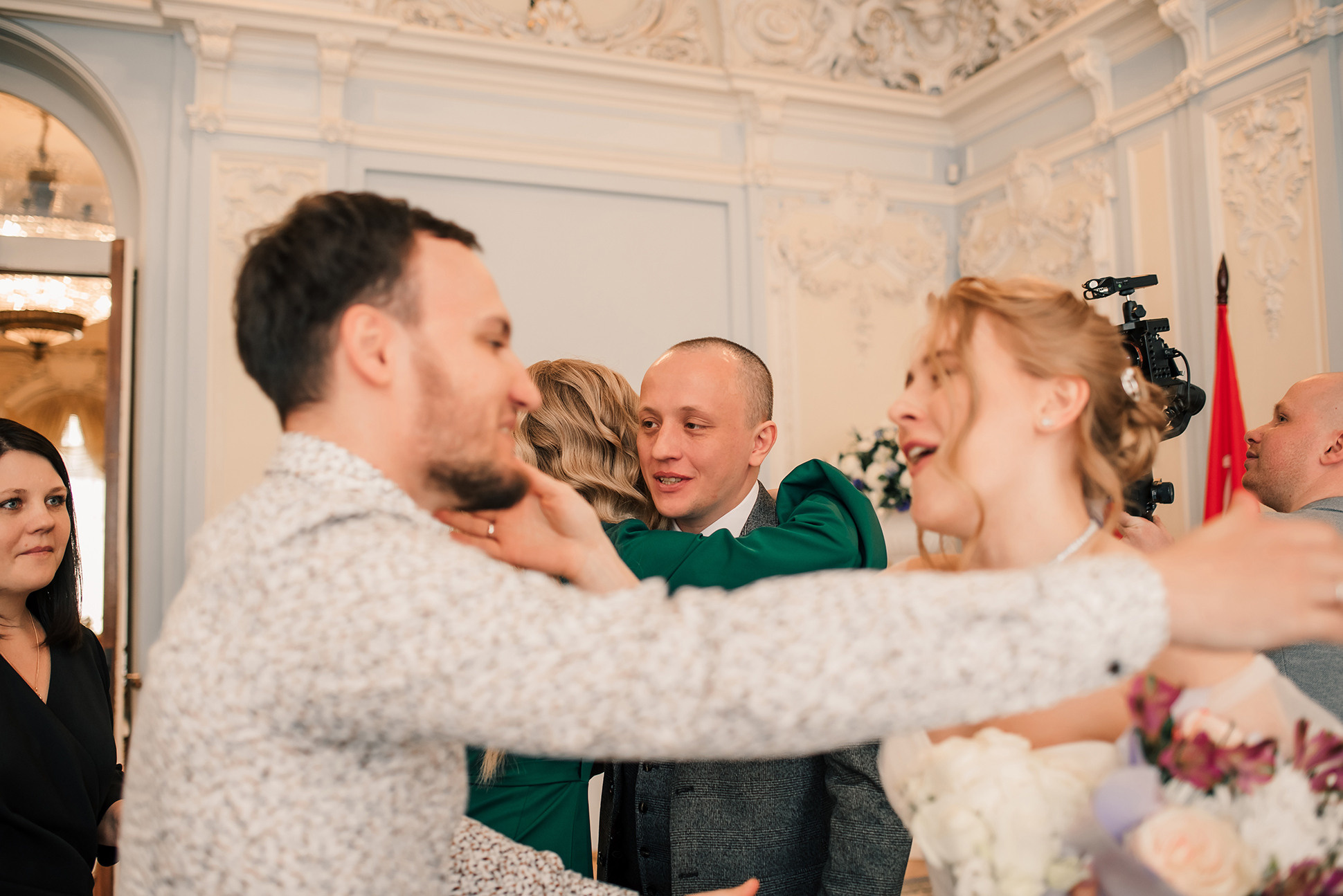 Юля и Миша. Красивое утро и Витебский вокзал. Семейный и Свадебный фотограф. Санкт-Петербург. Пушкин