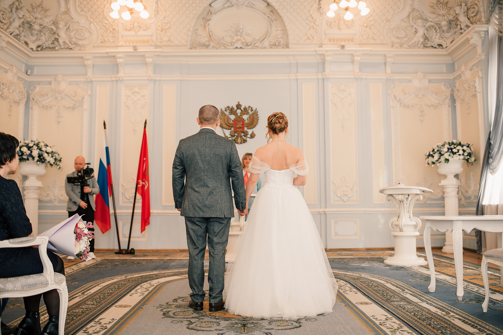 Юля и Миша. Красивое утро и Витебский вокзал. Семейный и Свадебный фотограф. Санкт-Петербург. Пушкин