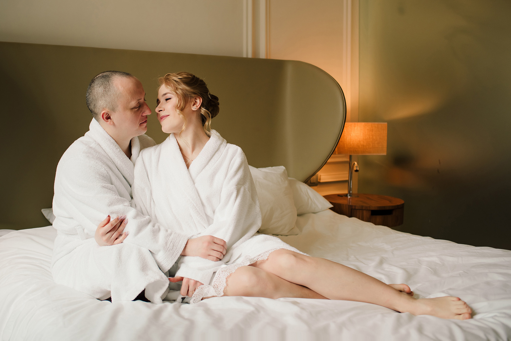 Юля и Миша. Красивое утро и Витебский вокзал. Семейный и Свадебный фотограф. Санкт-Петербург. Пушкин