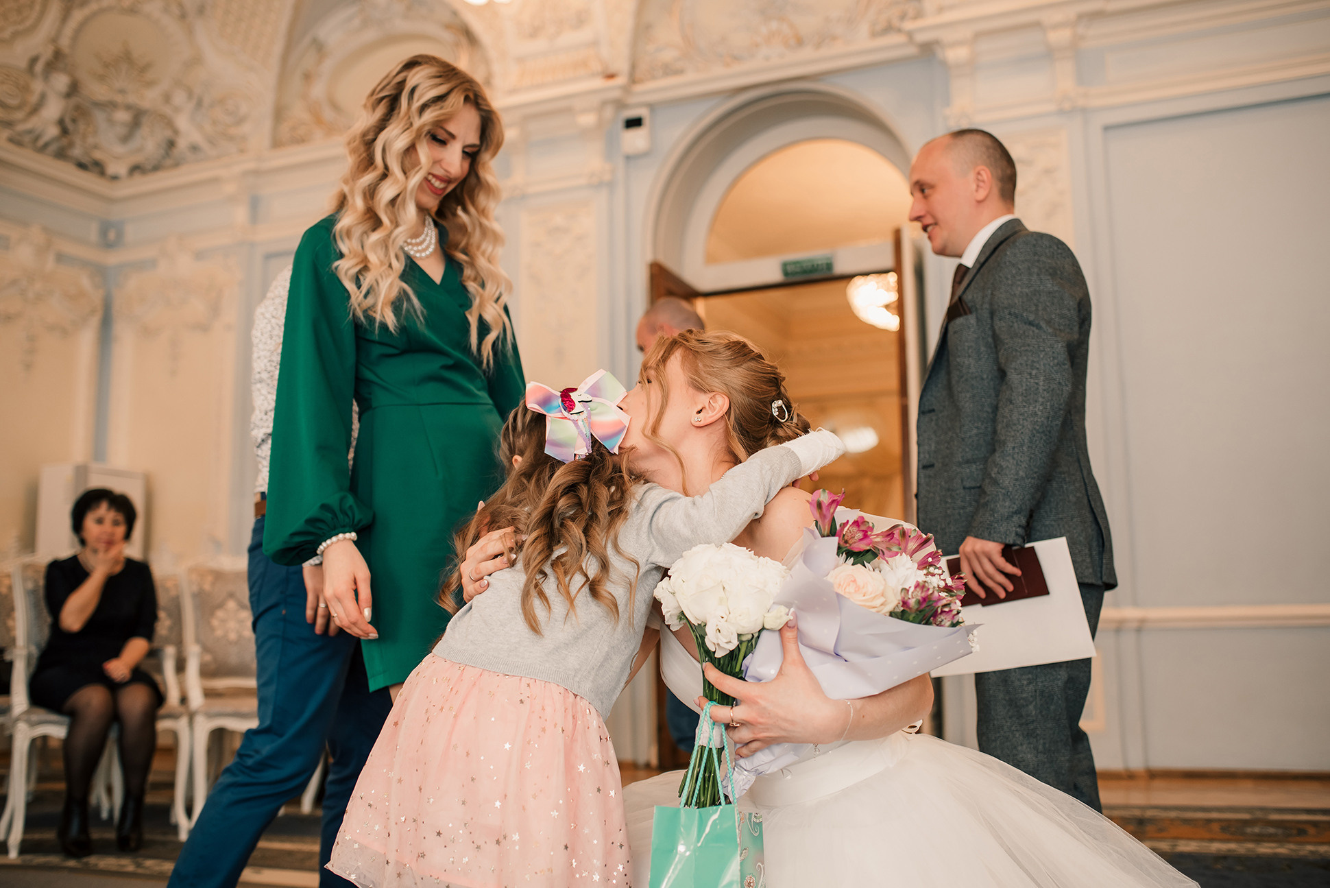 Юля и Миша. Красивое утро и Витебский вокзал. Семейный и Свадебный фотограф. Санкт-Петербург. Пушкин