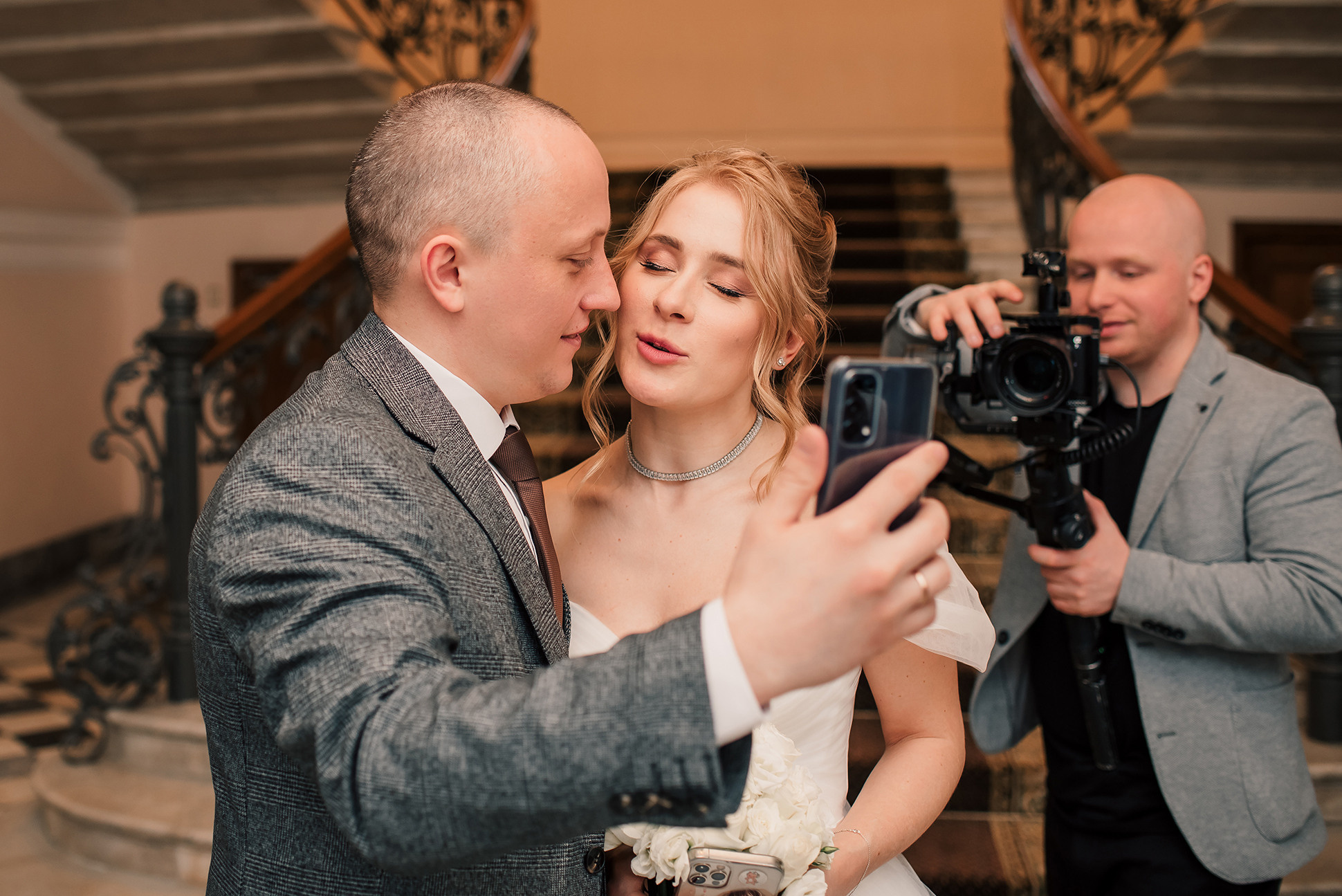 Юля и Миша. Красивое утро и Витебский вокзал. Семейный и Свадебный фотограф. Санкт-Петербург. Пушкин